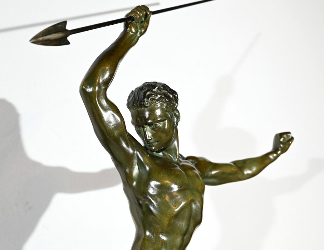 Chasse à l'aigle en bronze, signée J.de Roncourt, Art déco - 1930 en vente 3