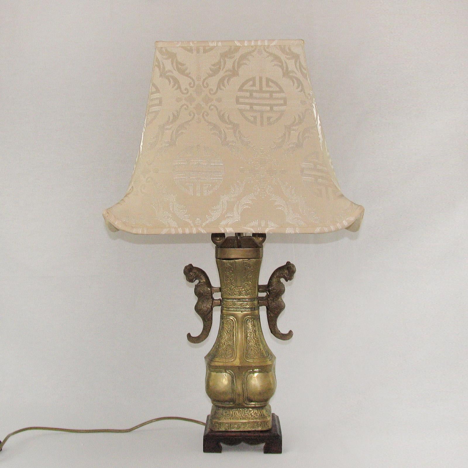 Bronze Chinese Table Lamps with Silk Pagoda Shades For Sale 2
