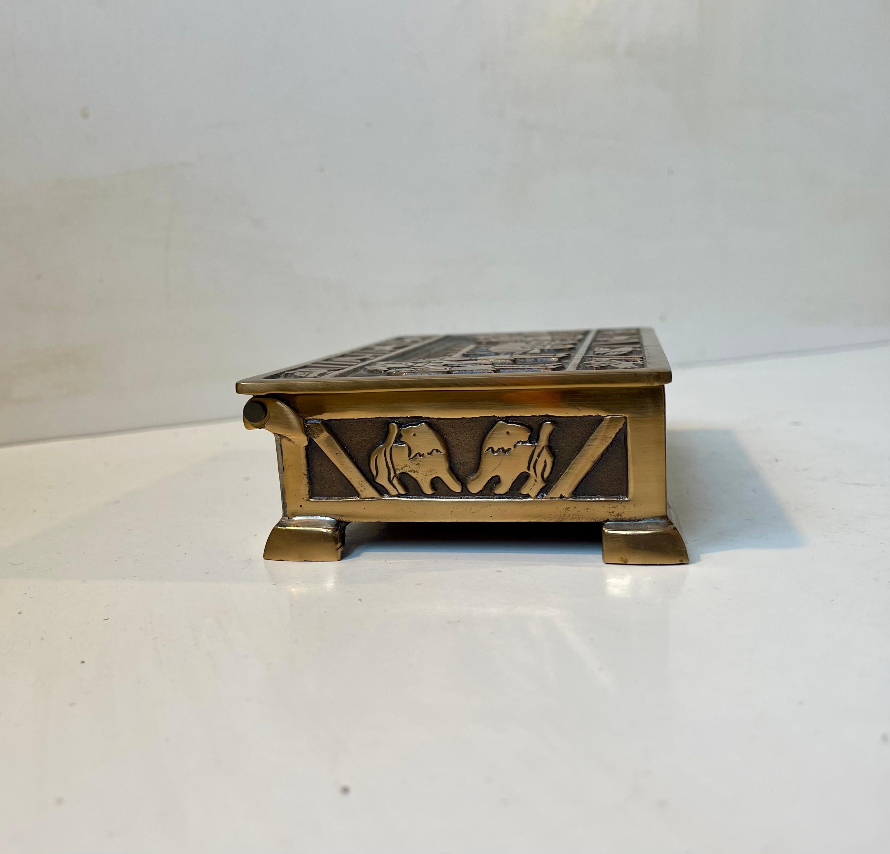Bronze Cigar Box w. Scene from The Bayeux Tapestry by N. Dam Ravn In Good Condition In Esbjerg, DK