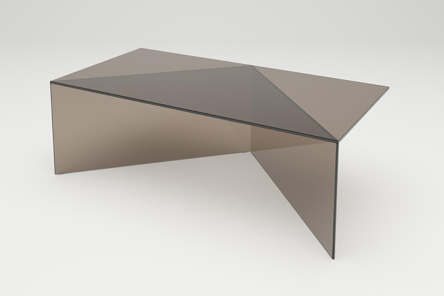 Bronze clear glass poly oblong coffee table by Sebastian Scherer
Dimensions: D120 x W30 x H40 cm
Materials: Solid coloured glass.
Weight: 34.4 kg.
Also Available: Colours:Clear white (transparent) / clear green / clear blue / clear bronze / clear