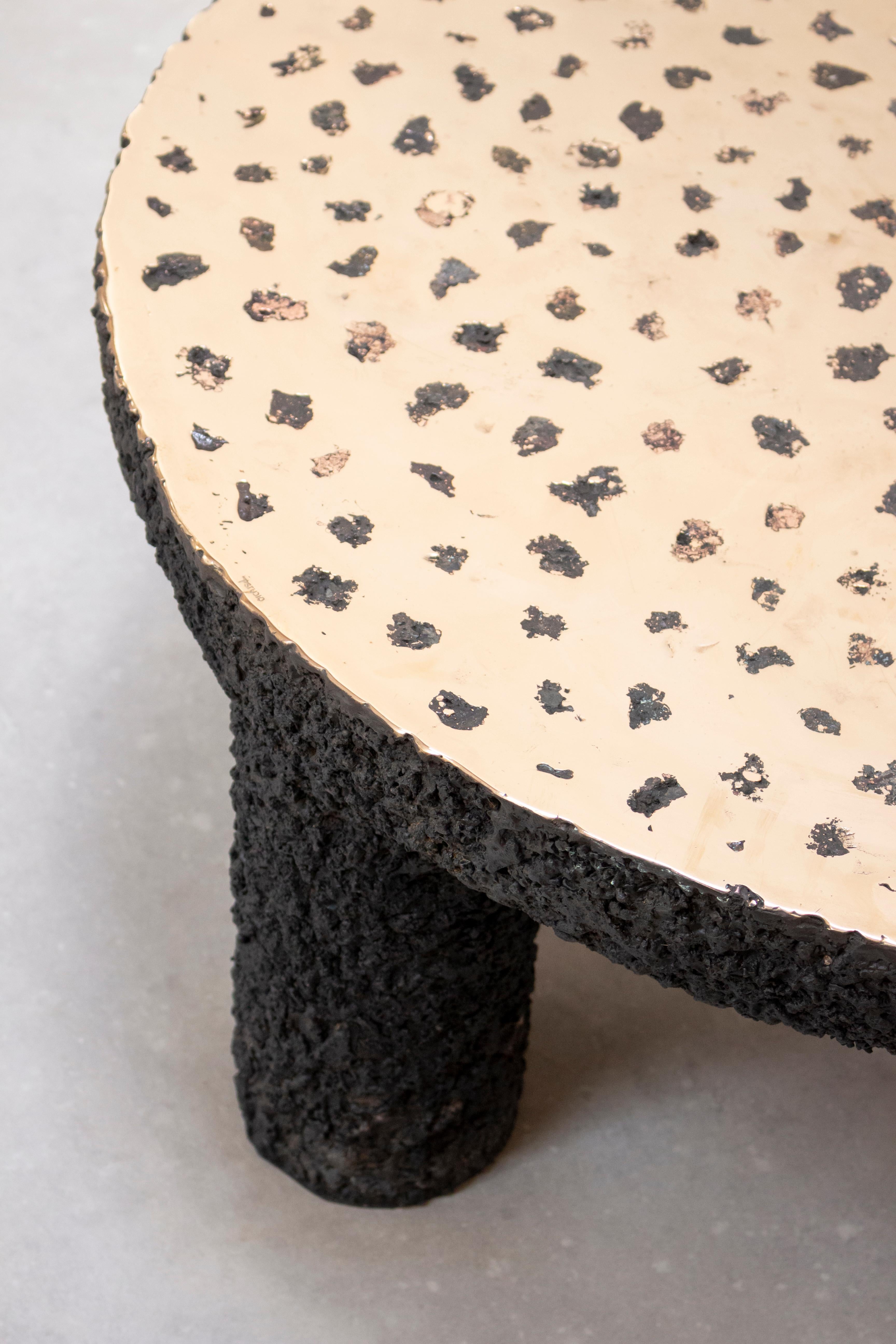 XXIe siècle et contemporain Table basse en bronze de Tipstudio en vente