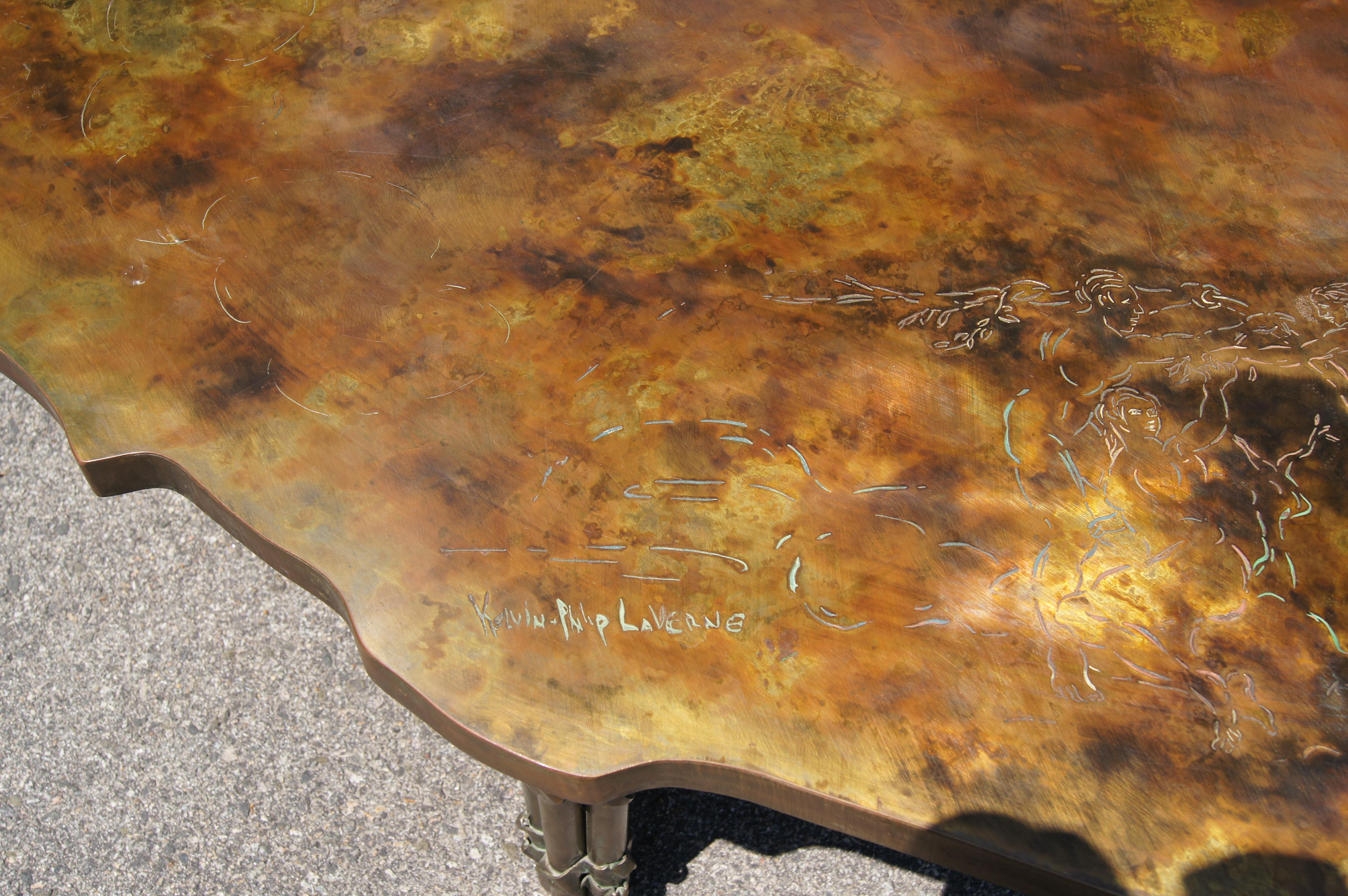 Buriné Table basse en bronze de Philip et Kelvin LaVerne en vente