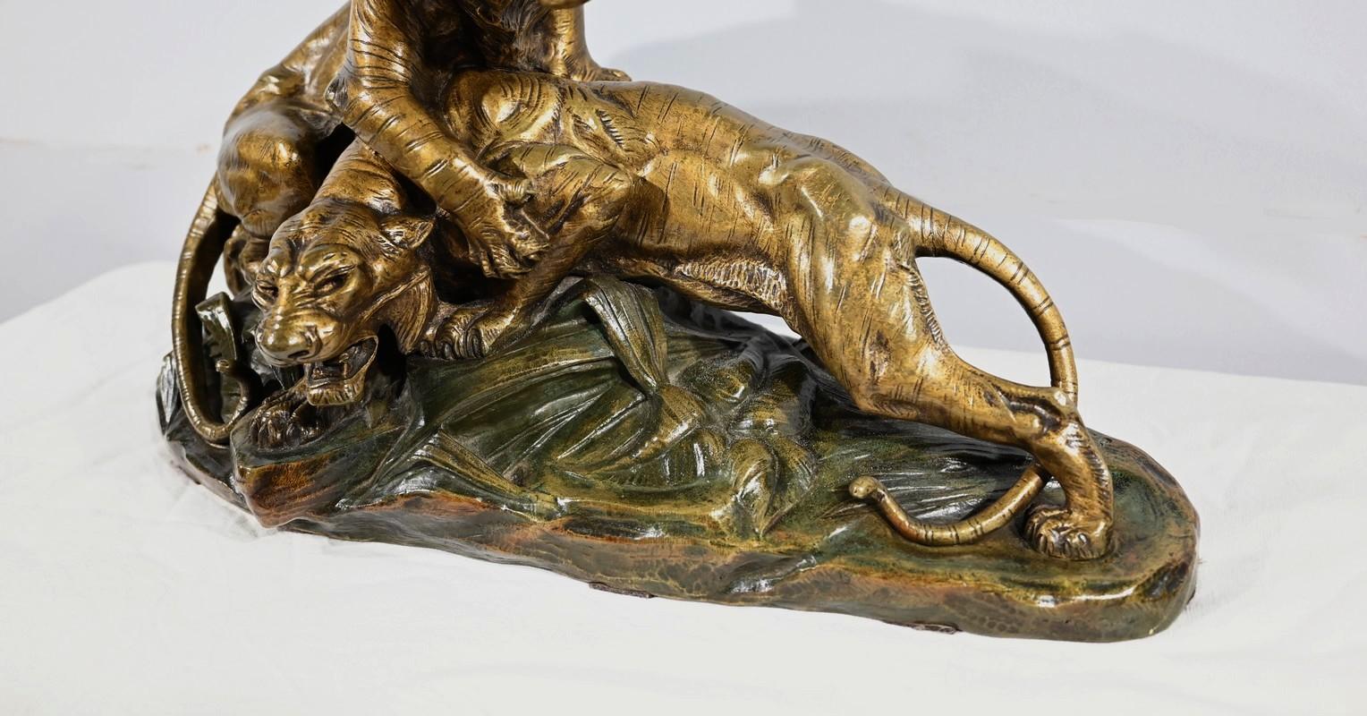 Bronze sculpture “Tiger Fight”, signed E. Drouot – Late 19th century For Sale 8