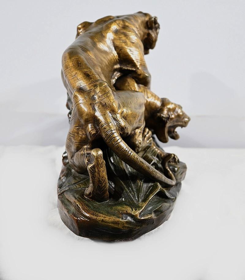 Bronze sculpture “Tiger Fight”, signed E. Drouot – Late 19th century For Sale 15