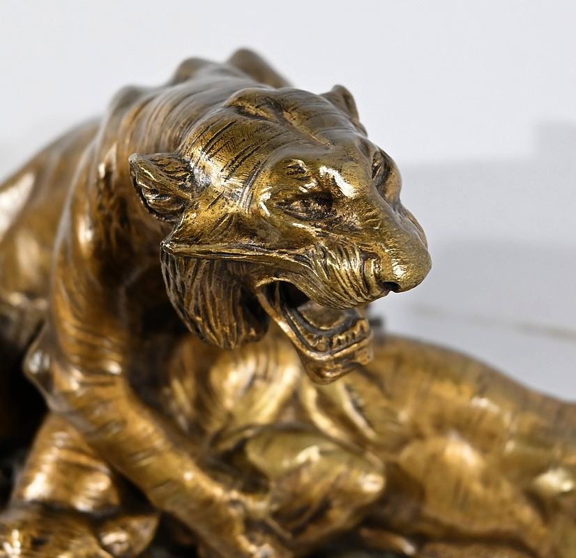 Bronze sculpture “Tiger Fight”, signed E. Drouot – Late 19th century In Good Condition For Sale In HÉRIC, FR