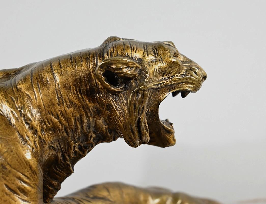 Bronze sculpture “Tiger Fight”, signed E. Drouot – Late 19th century For Sale 4