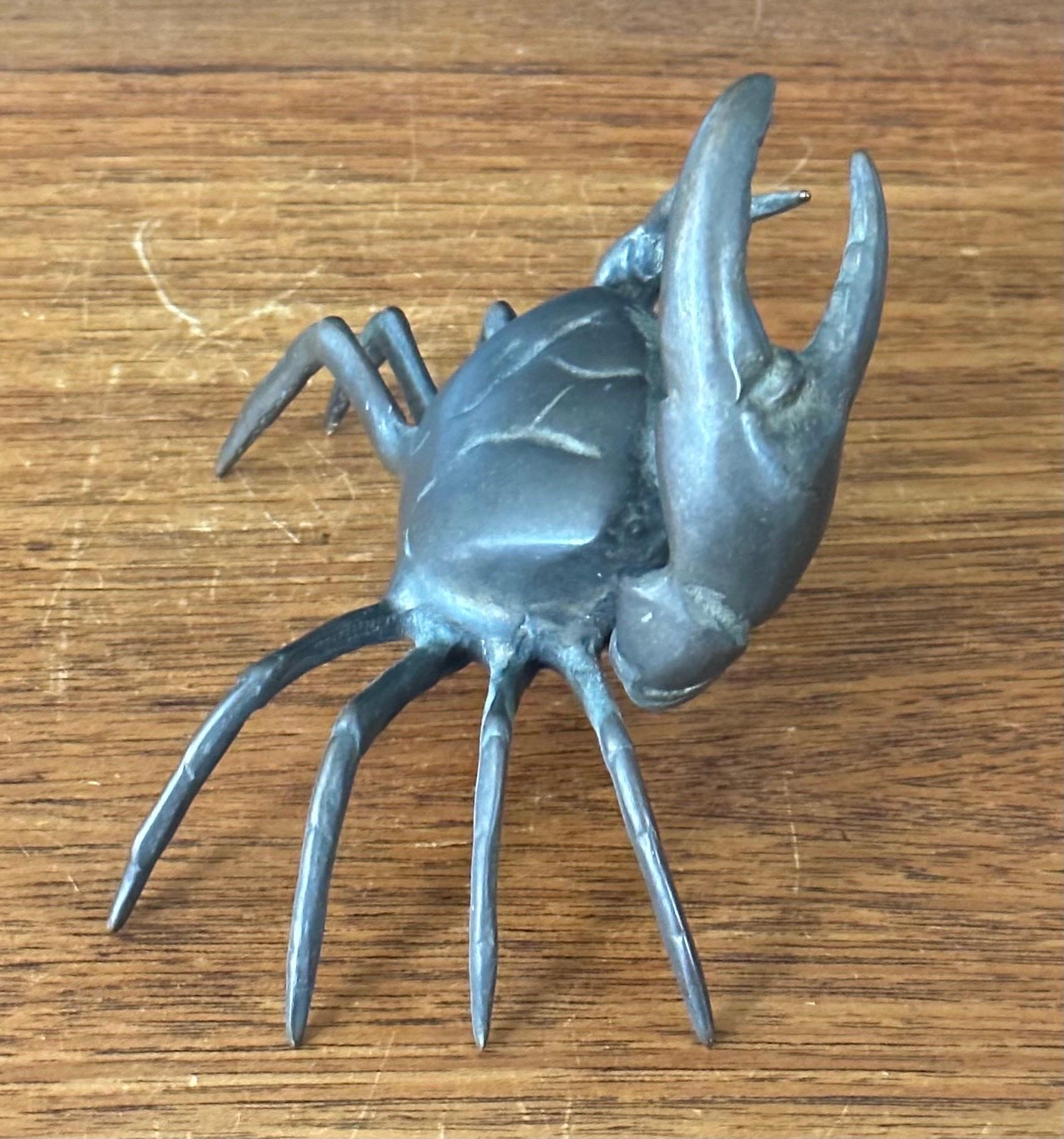 Sculpture / presse-papiers crabe en bronze en vente 2