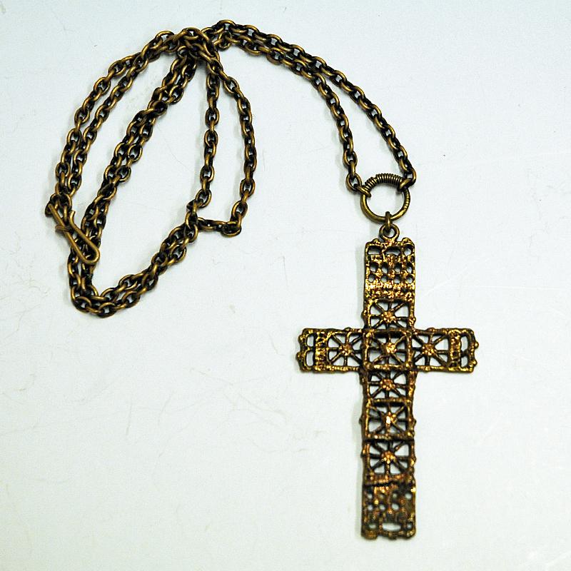 Bronze Cross Necklace by Pentti Sarpaneeva, Finland, 1970s In Good Condition In Stockholm, SE