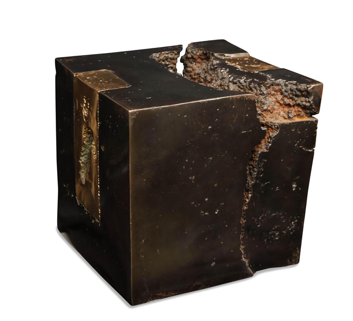 Calco Scultura a forma di cubo in bronzo in vendita
