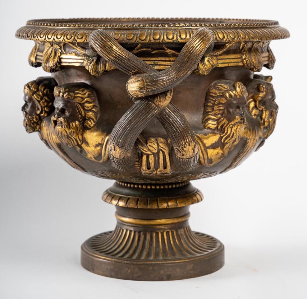 Coupe en bronze de Barbedienne, période Napoléon III Bon état - En vente à Saint-Ouen, FR