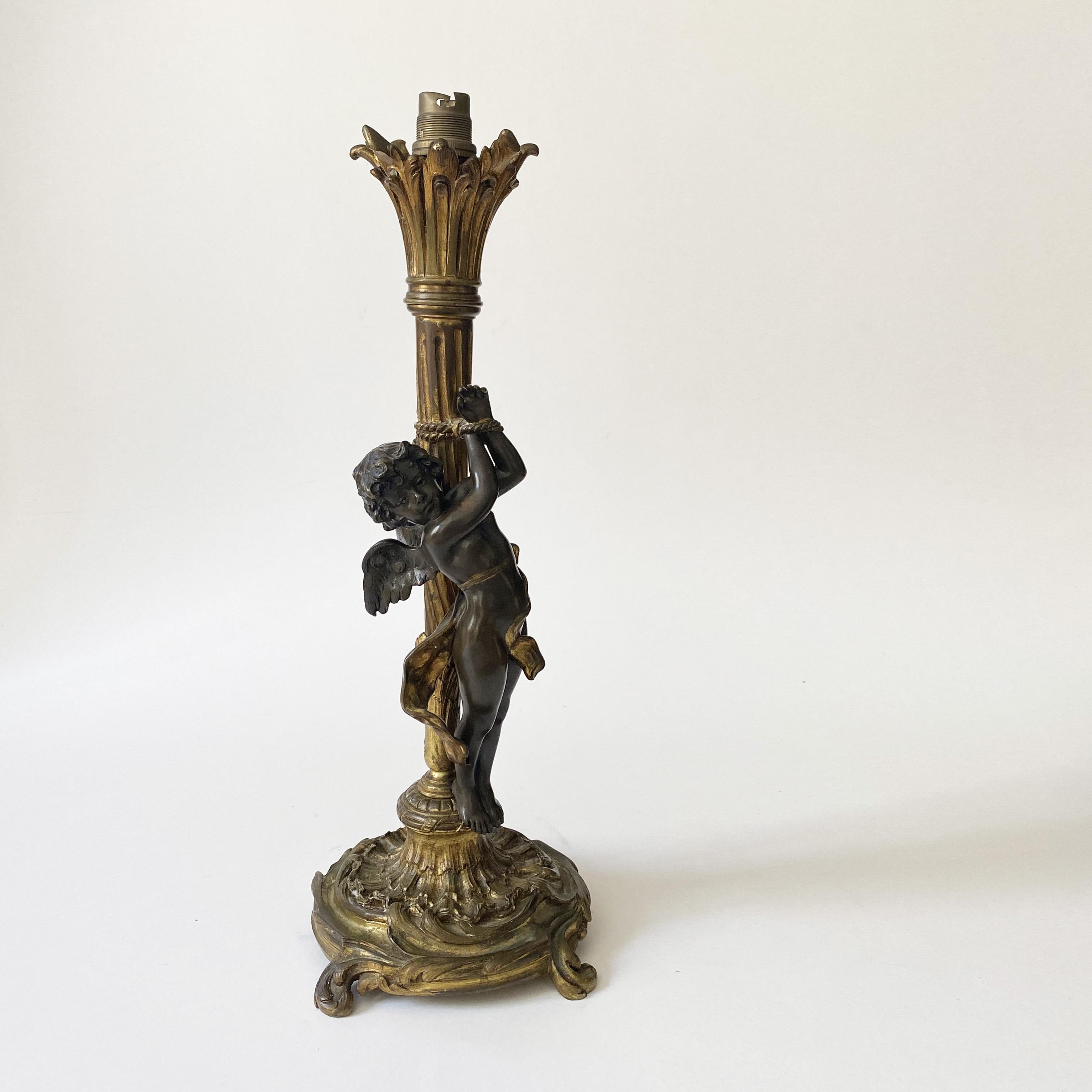 Bronze Cupido Cherub Lamp in the style of Denise Delavigne or Auguste Moreau. In Good Condition For Sale In Lille, FR