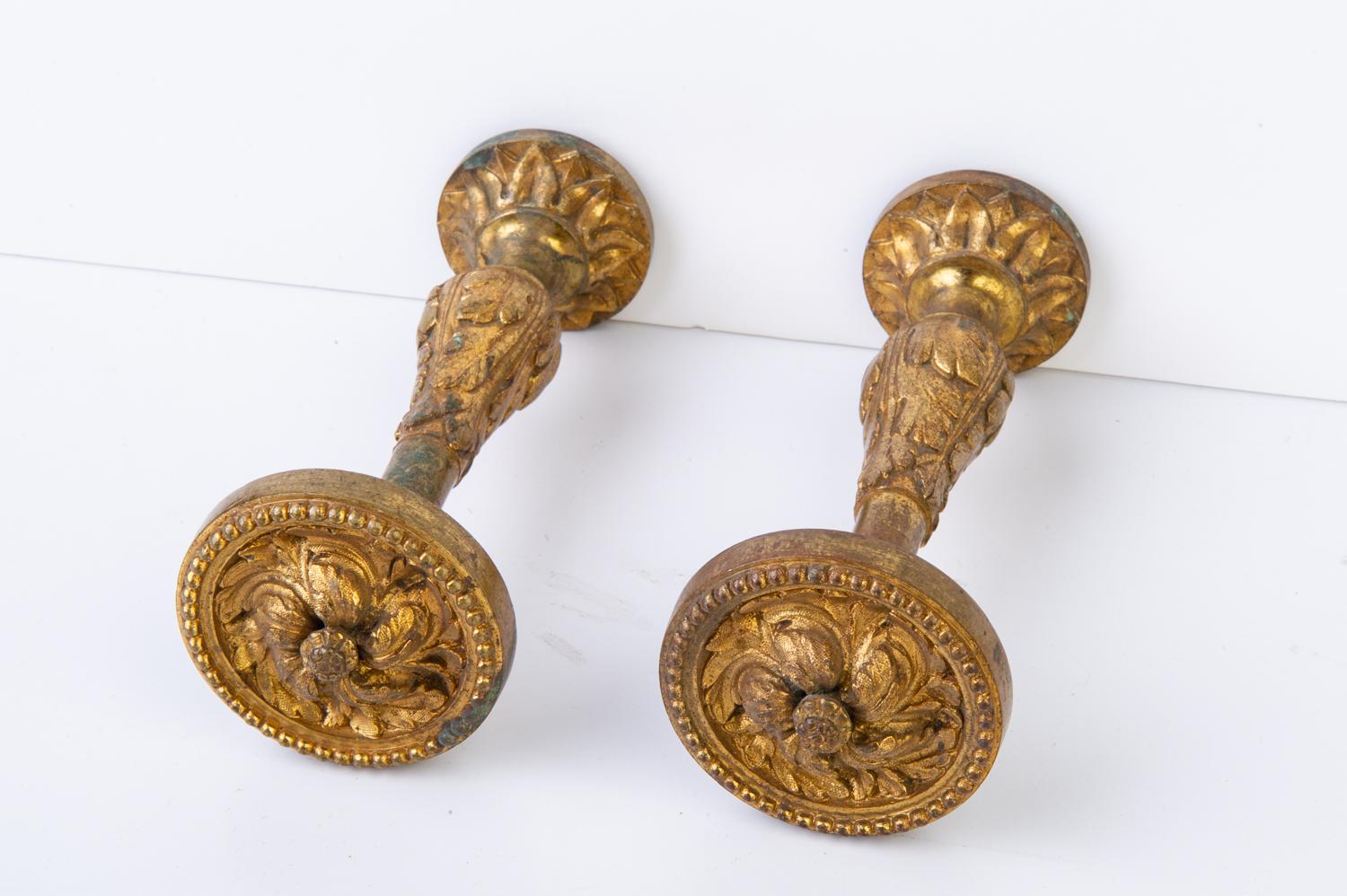 O/6840 - Antique bronze curtain-holders to enrich Your windows.
Before photos had not been cleaned. Excuse me...