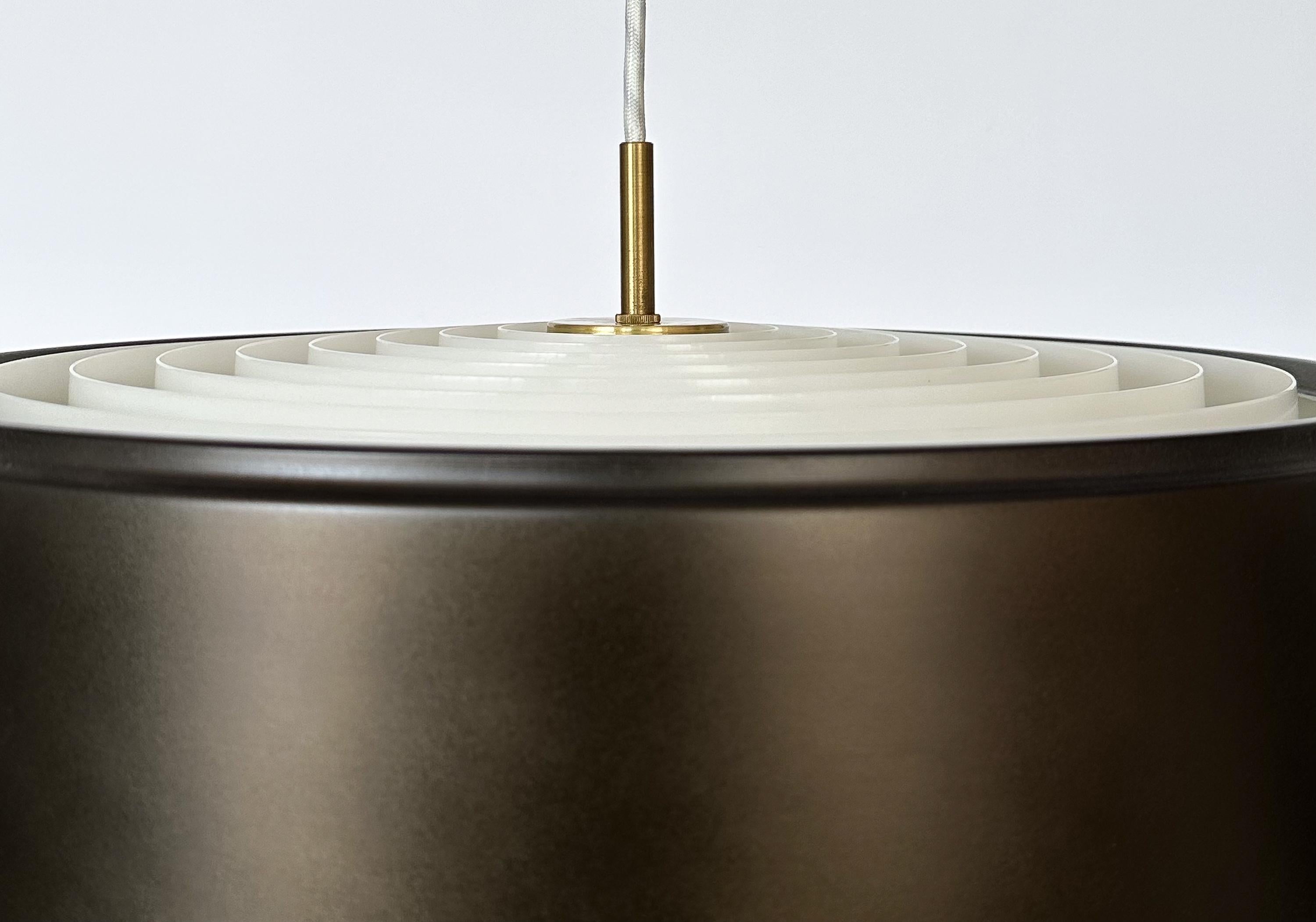 Lampe suspendue cylindrique en bronze de Sven Middelboe pour Nordisk Solar en vente 6