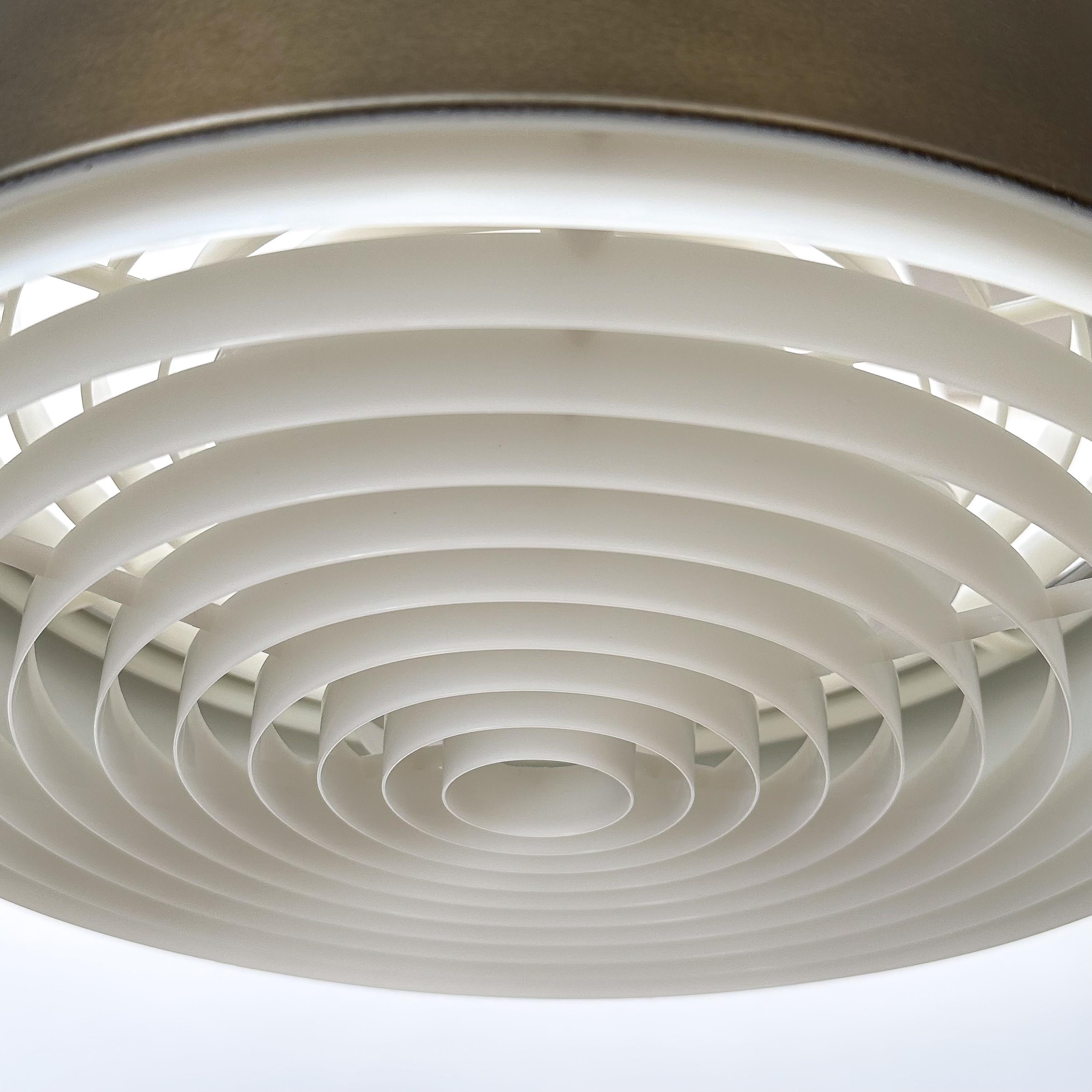 Lampe suspendue cylindrique en bronze de Sven Middelboe pour Nordisk Solar en vente 7