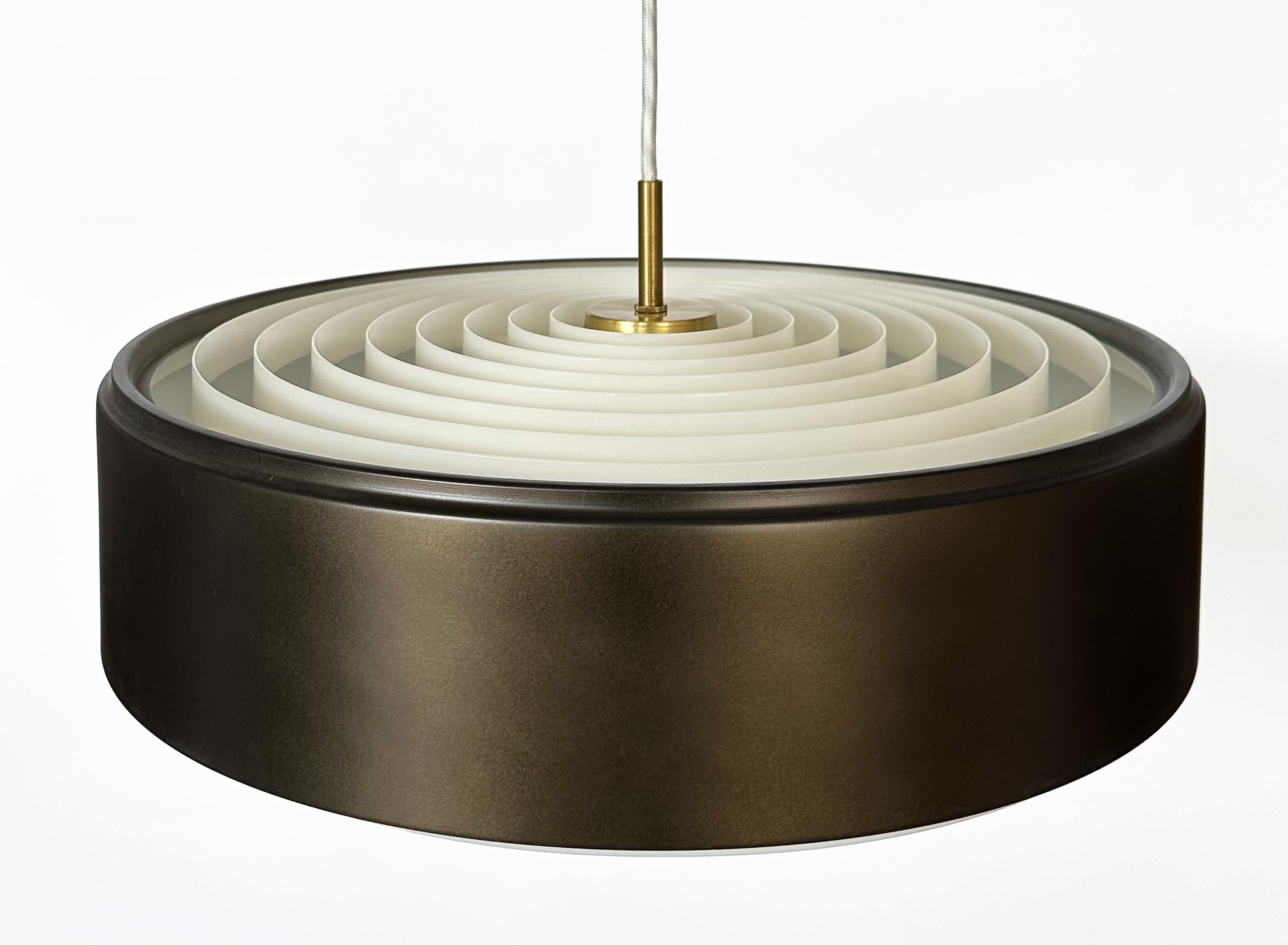 Lampe suspendue cylindrique en bronze de Sven Middelboe pour Nordisk Solar en vente 2