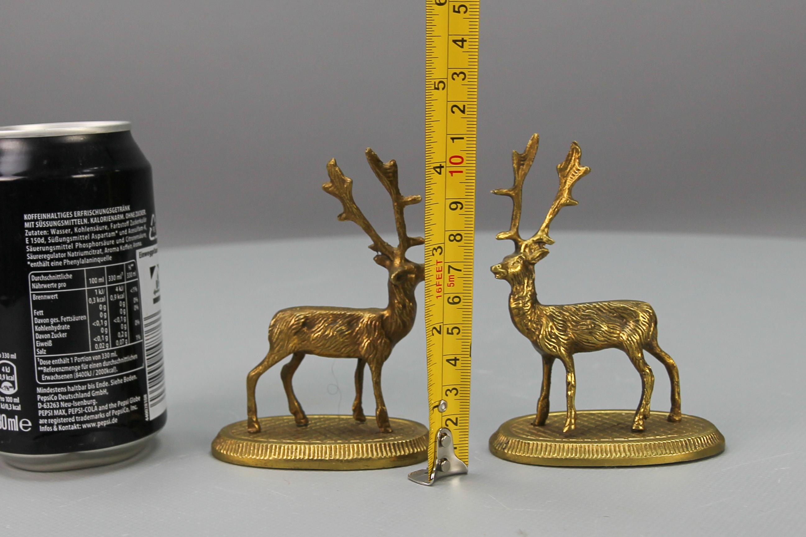 Figurines de cerfs en bronze, lot de deux en vente 5