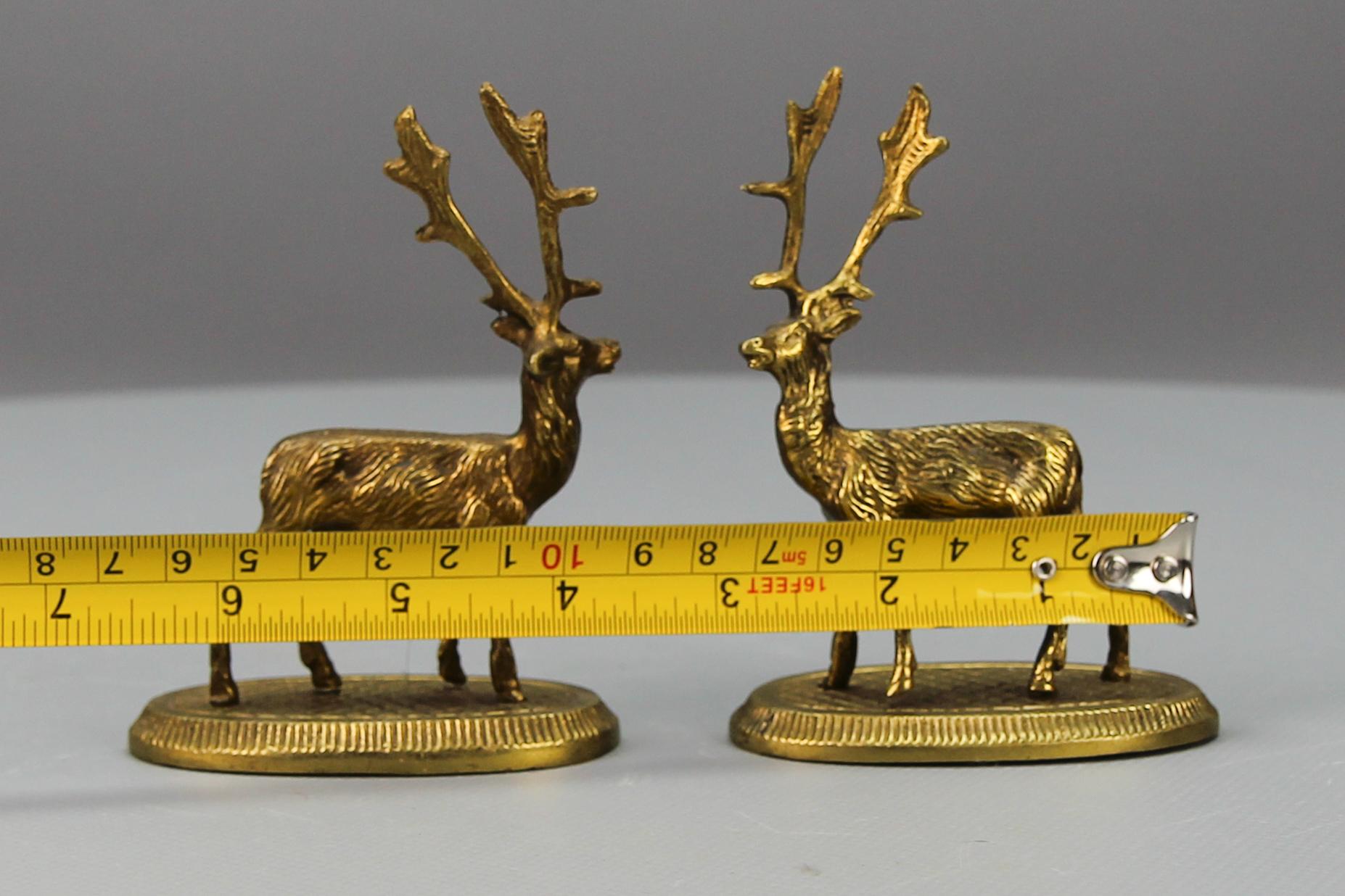 Figurines de cerfs en bronze, lot de deux en vente 6