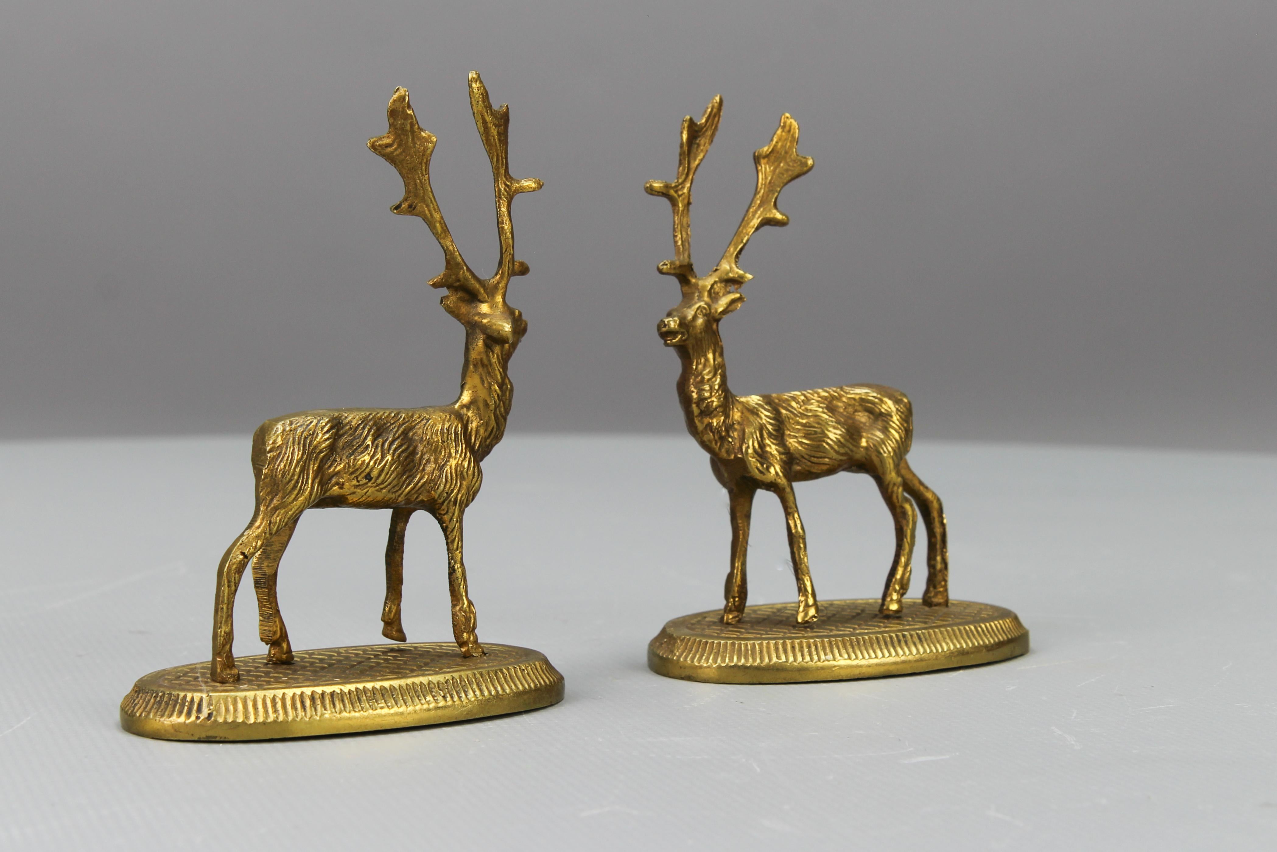 Art déco Figurines de cerfs en bronze, lot de deux en vente