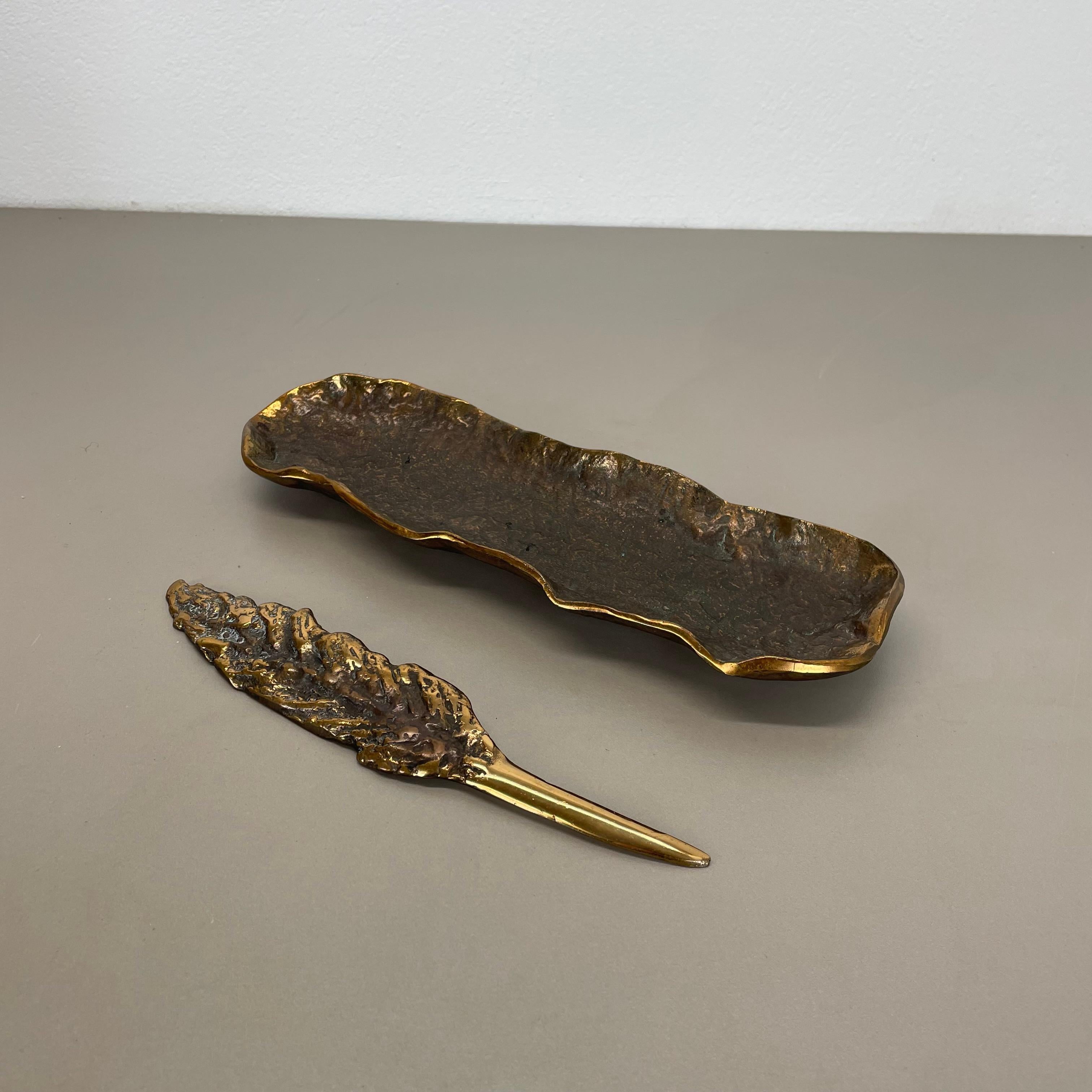 Bronzeschreibtisch Muschelplatte und Brieföffner Auböck Hagenauer Ära, Deutschland, 1970er Jahre (Moderne der Mitte des Jahrhunderts) im Angebot