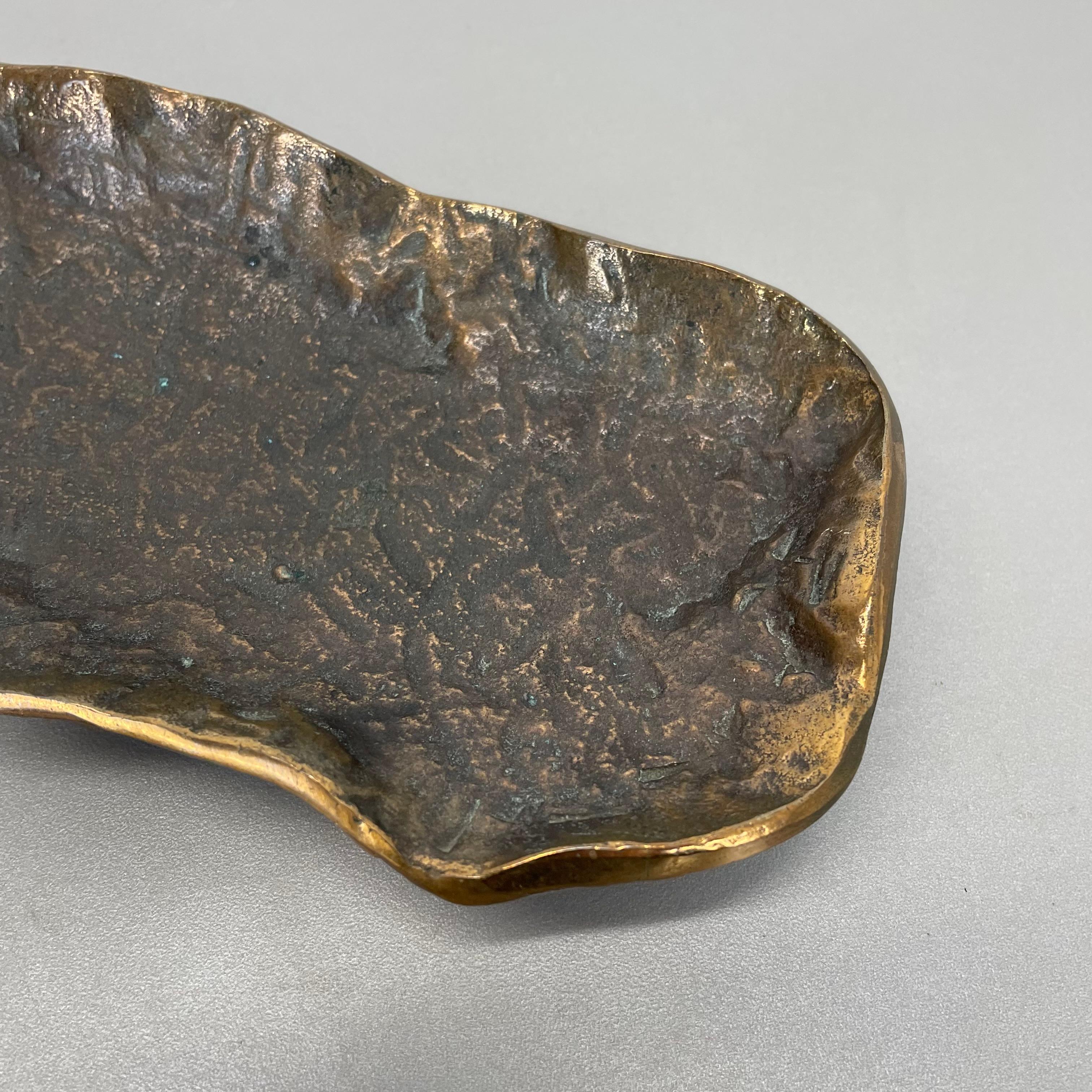 Bronzeschreibtisch Muschelplatte und Brieföffner Auböck Hagenauer Ära, Deutschland, 1970er Jahre im Angebot 1