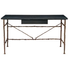 Bureau en bronze avec dessus en cuir noir ou marron enveloppé