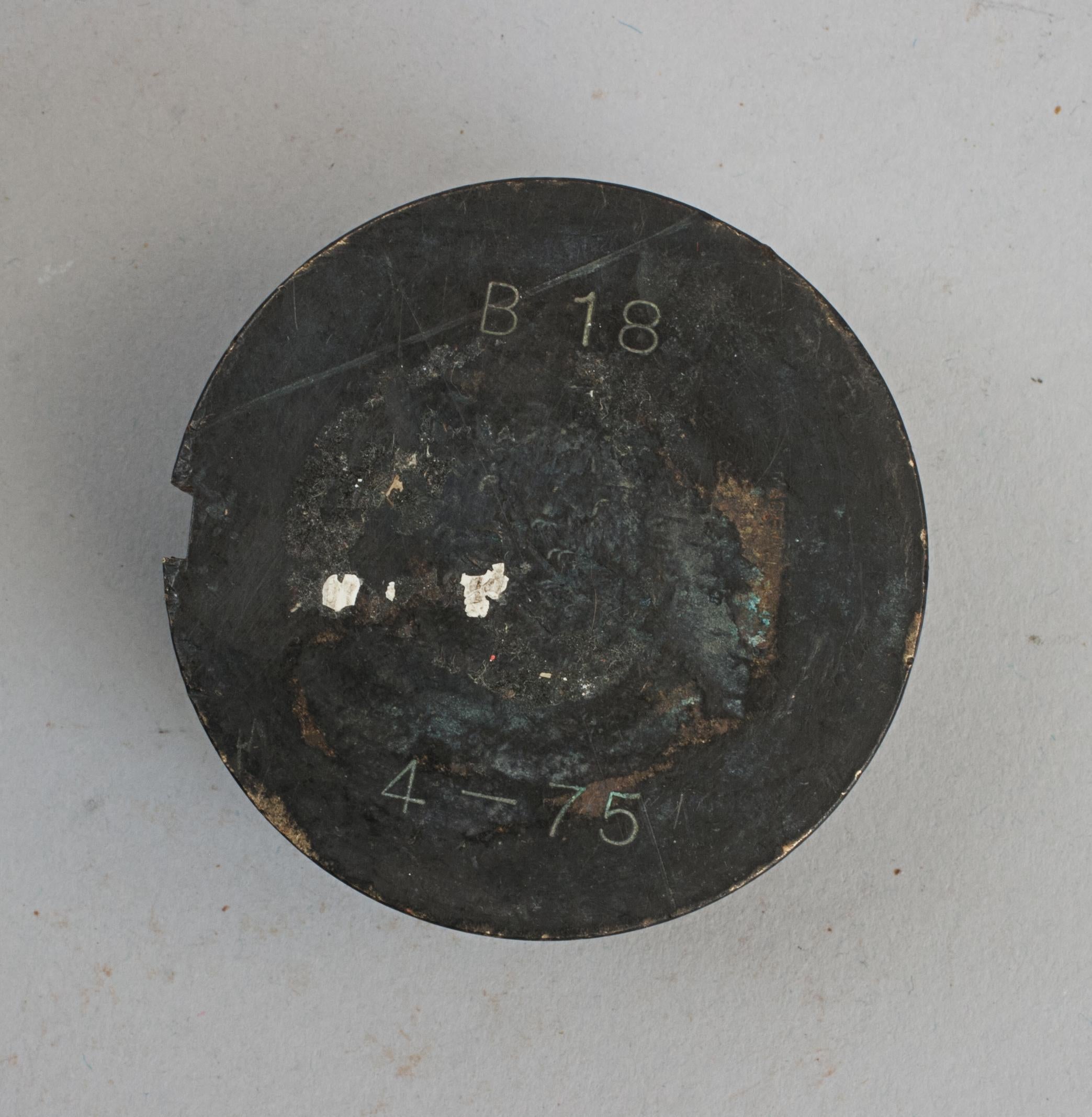 Bronze, Mustermuster-Golfballhalterung aus Bronze im Zustand „Gut“ in Oxfordshire, GB