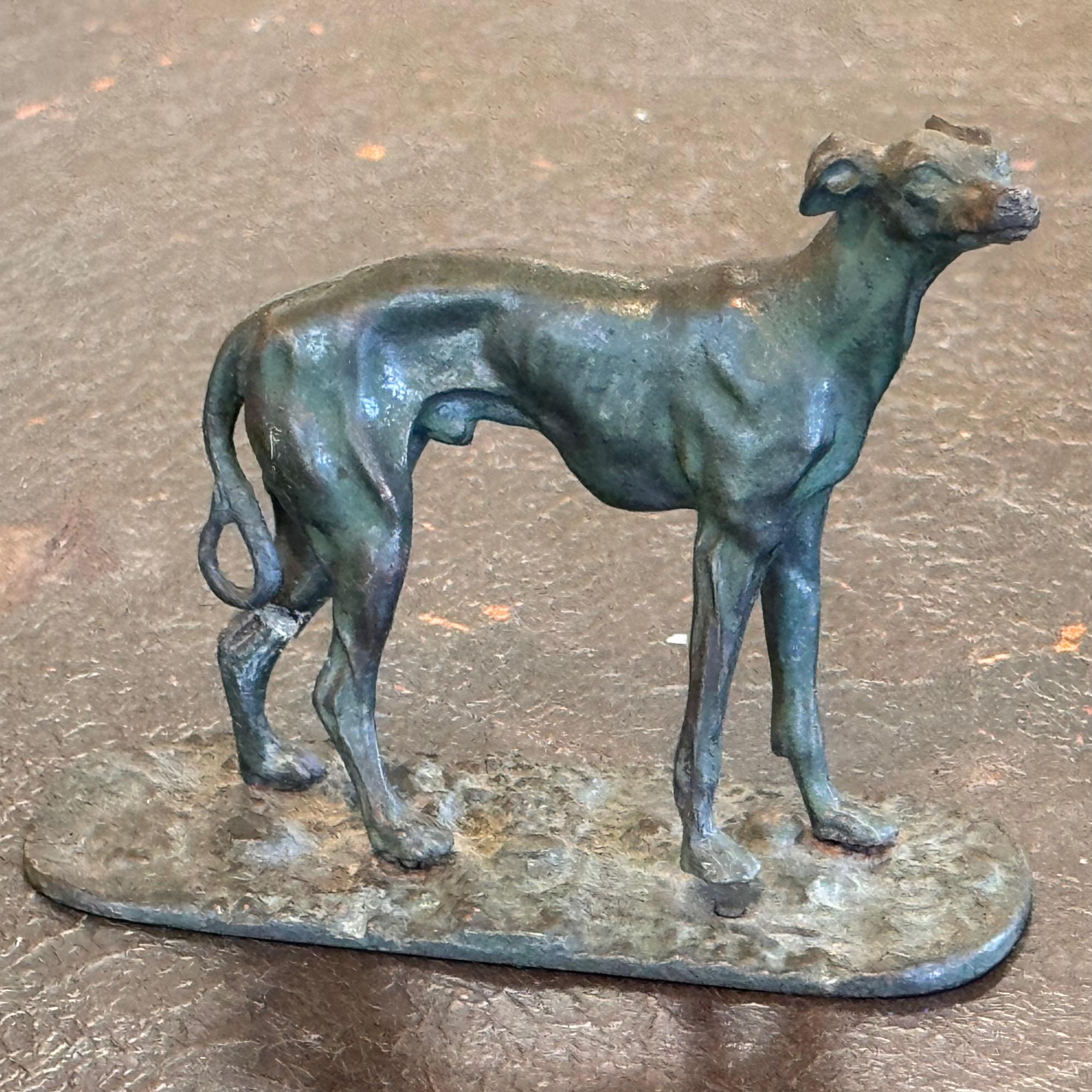 Un bel mastino. Ottima patina e dettagli.