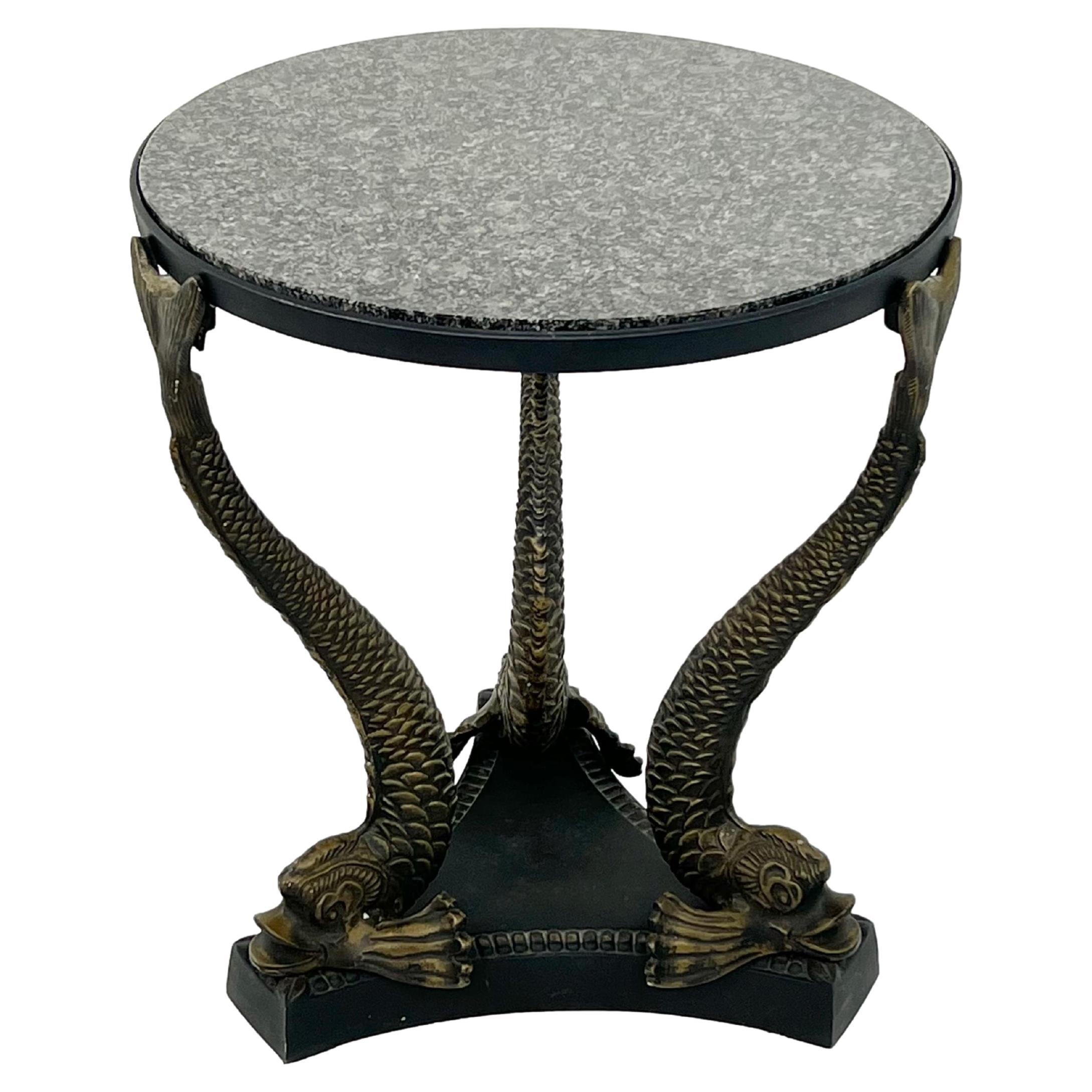 Table d'appoint à pied de dauphin en bronze en vente
