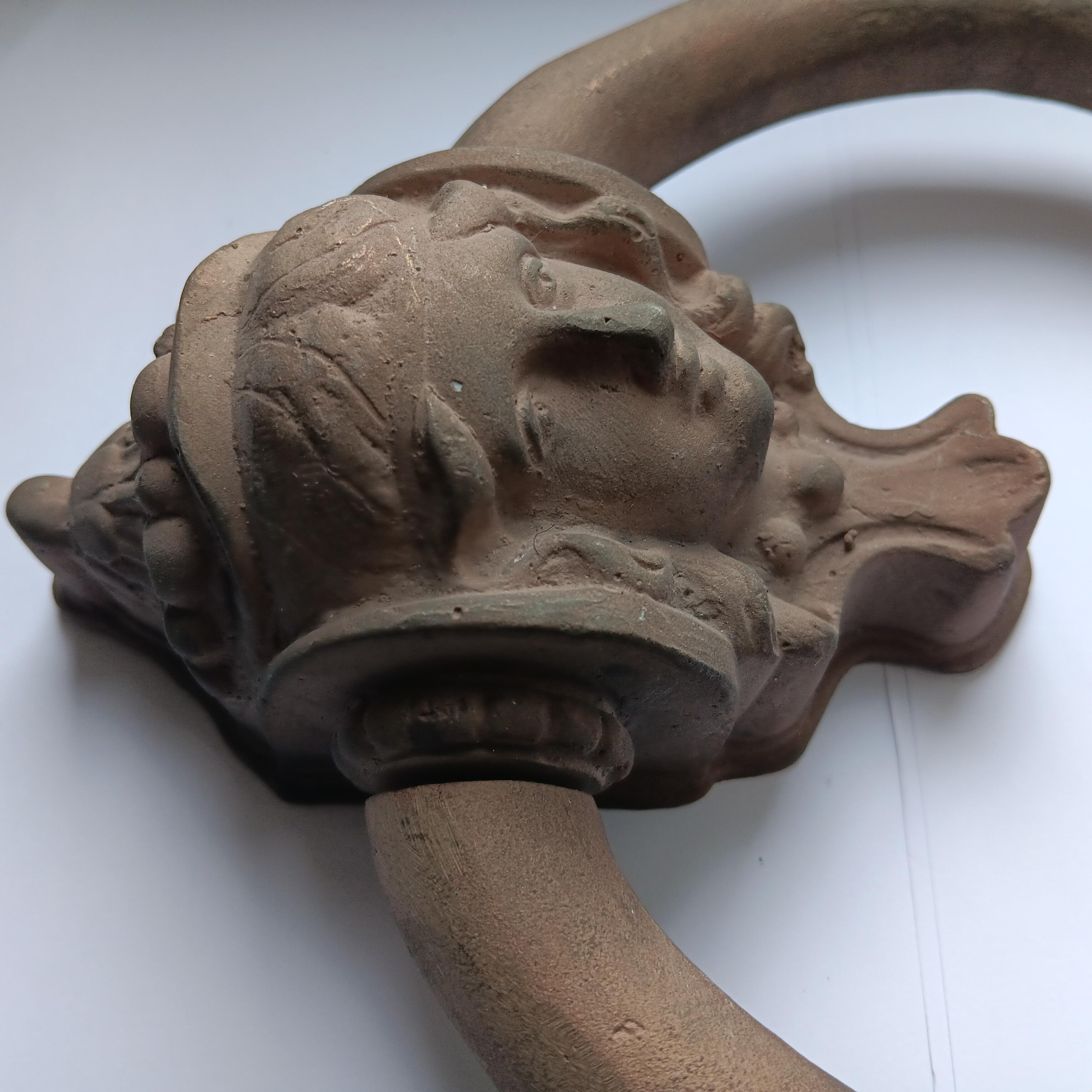 Großer Türgriff, Bronze-Meisterhandwerker in seinem gefundenen Spanien, späten 20. Jahrhundert im Angebot 7