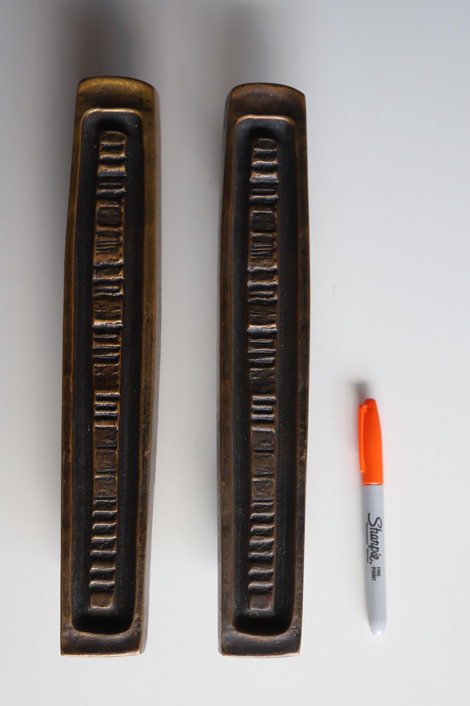 Bronze Door Pulls by Forms and Surfaces 3