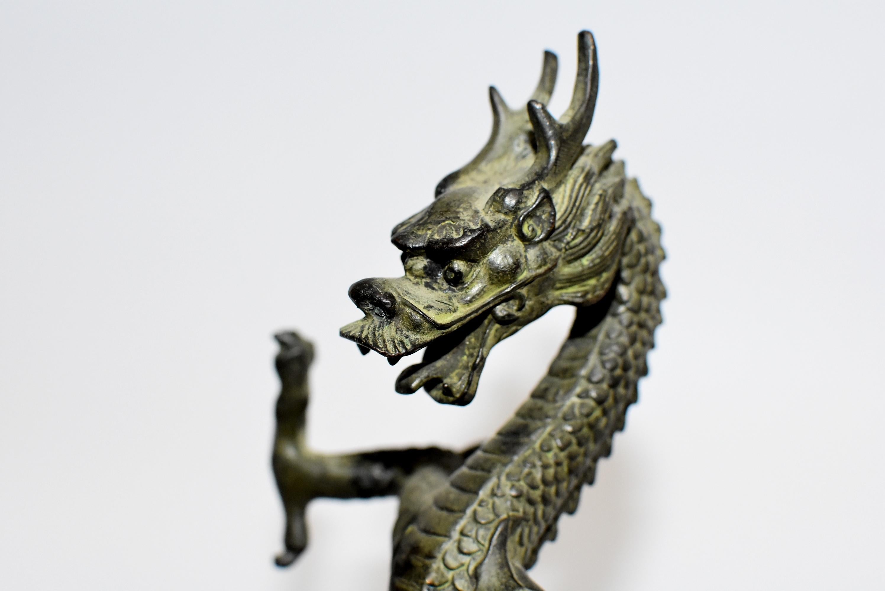 chinese dragon standing