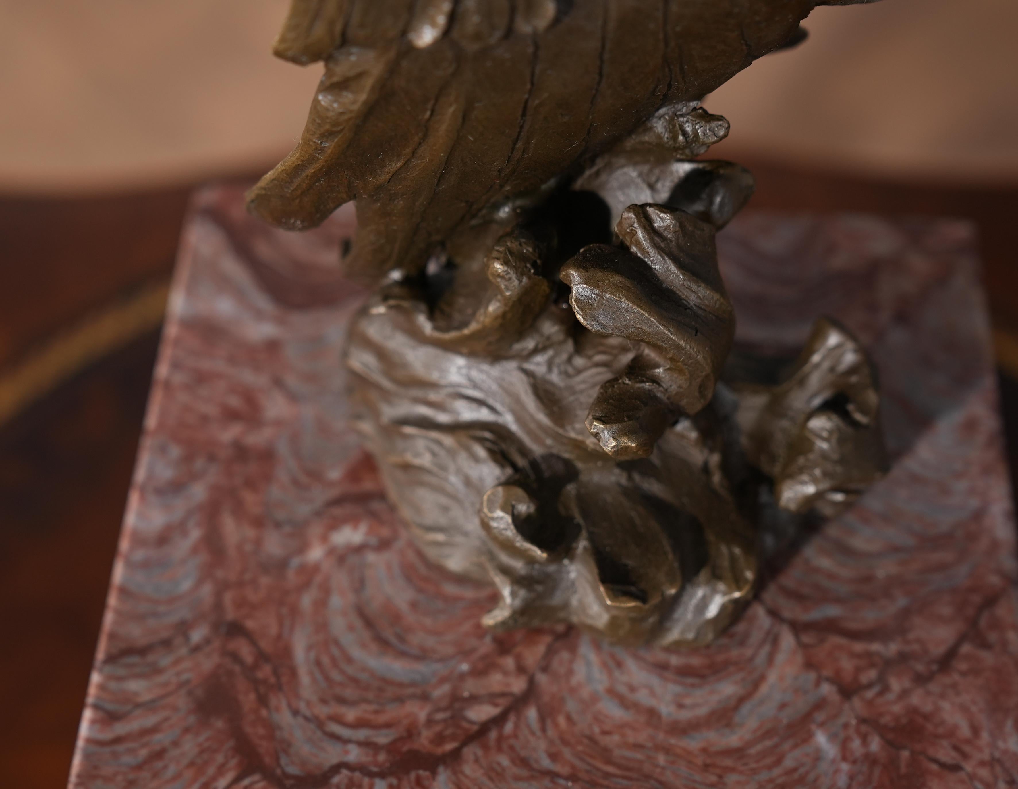 Bronze Eagle in Flight with Marble Base For Sale 1