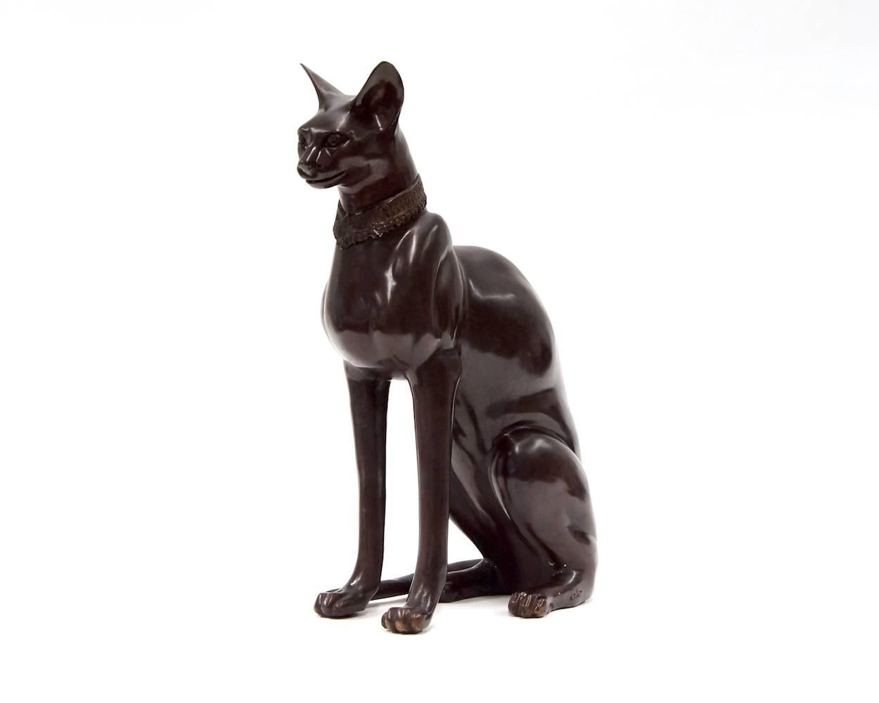Néo-égyptien Sculpture de chat égyptien en bronze signée A. Tiot en vente
