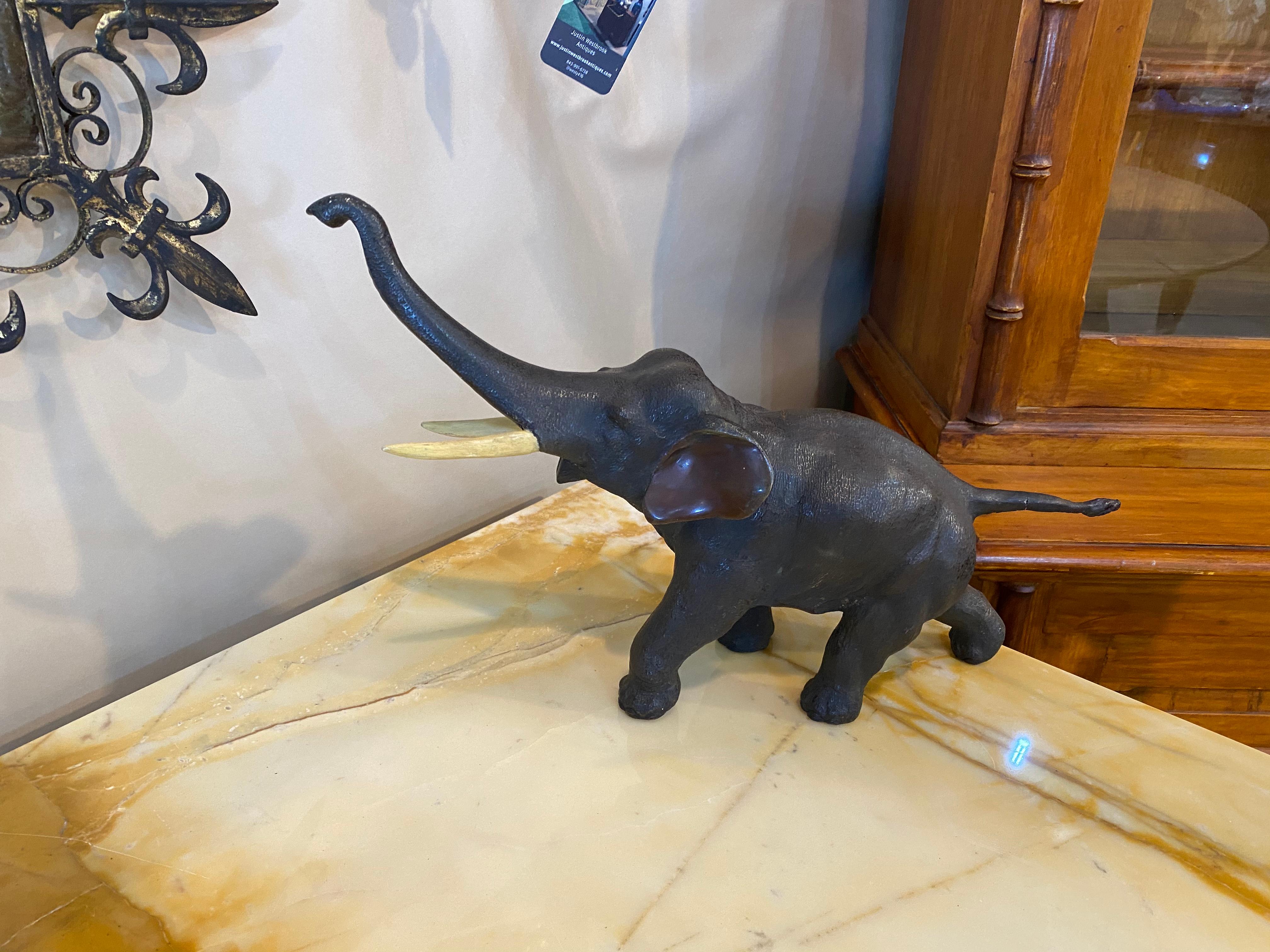 Sconosciuto Elefante di bronzo in vendita