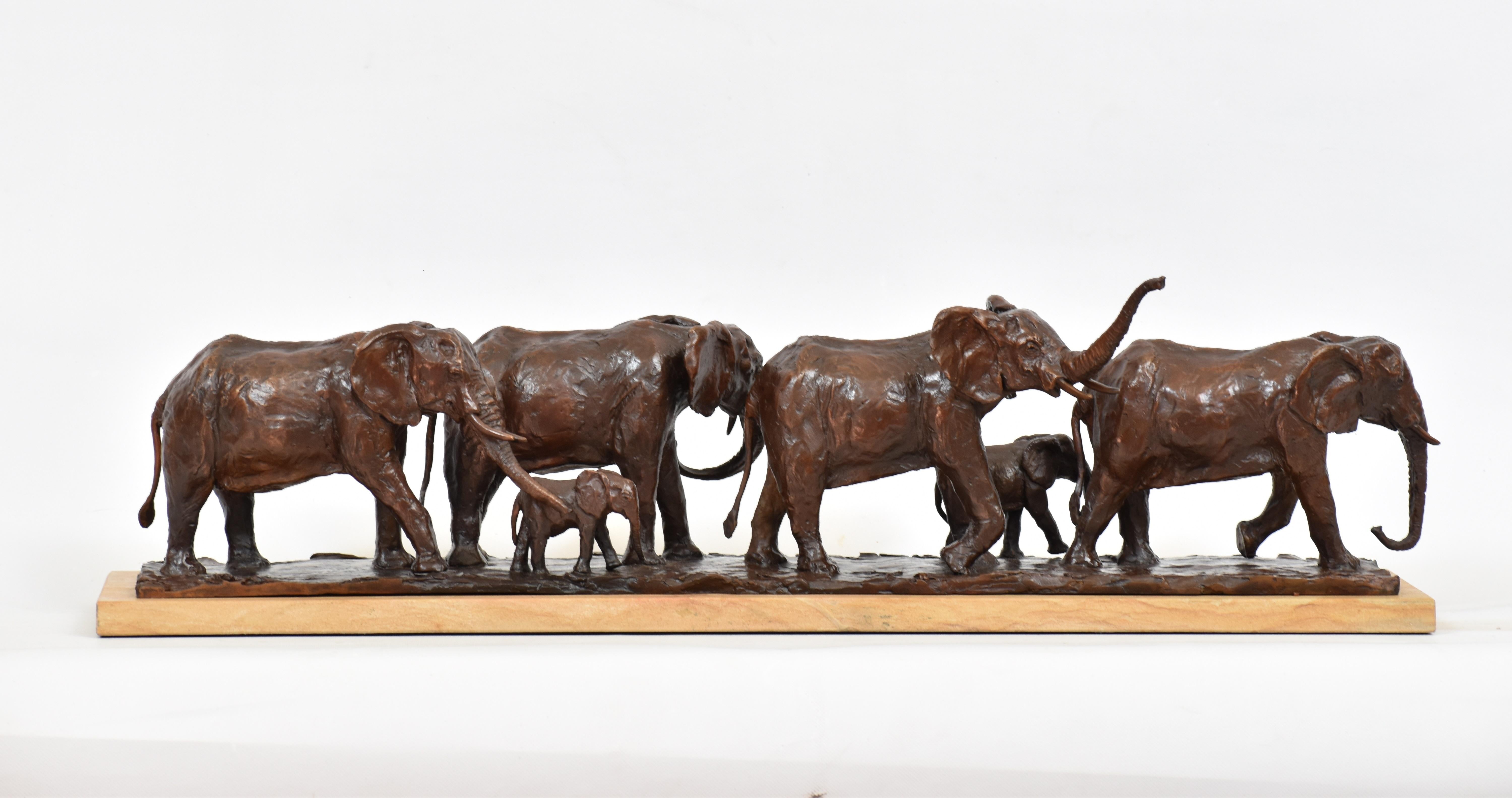 Scultura di branco di elefanti in bronzo in vendita 12