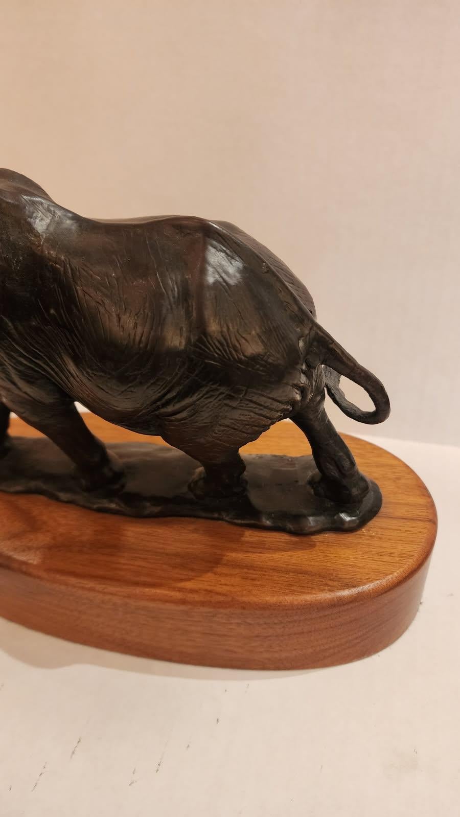 XX secolo Scultura di elefante in bronzo di David Shaefer in vendita
