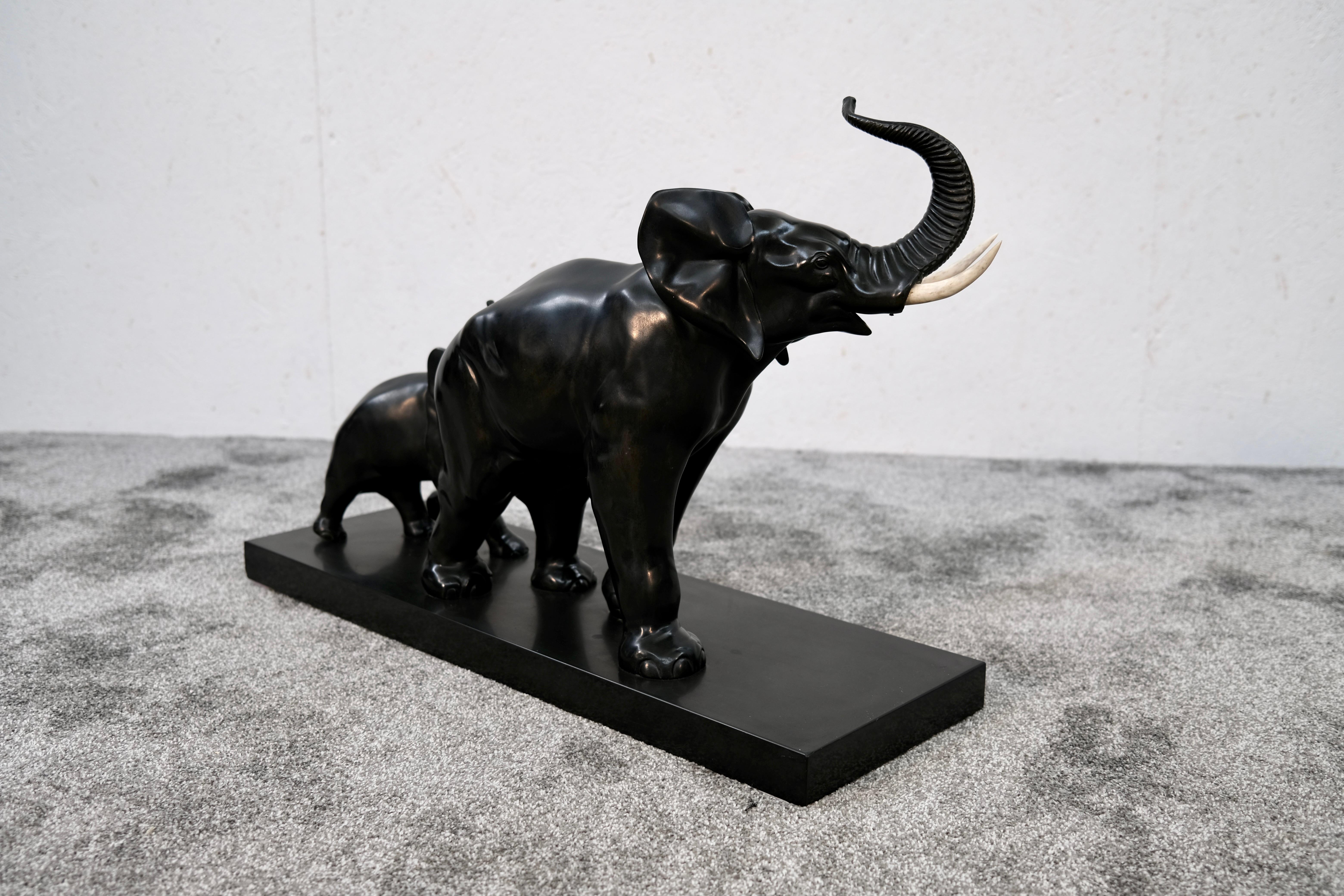 Marmo Bronze Elephant Sculpture by Irénée Rochard, French Art Deco, circa 1930/40s in vendita