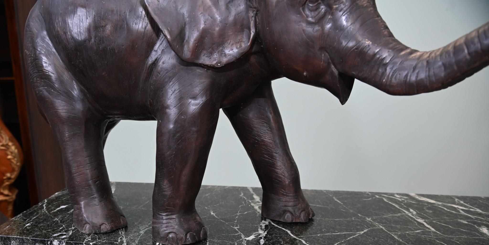 Statue d'éléphant de jardin en bronze moulé Nelly Bon état - En vente à Potters Bar, GB