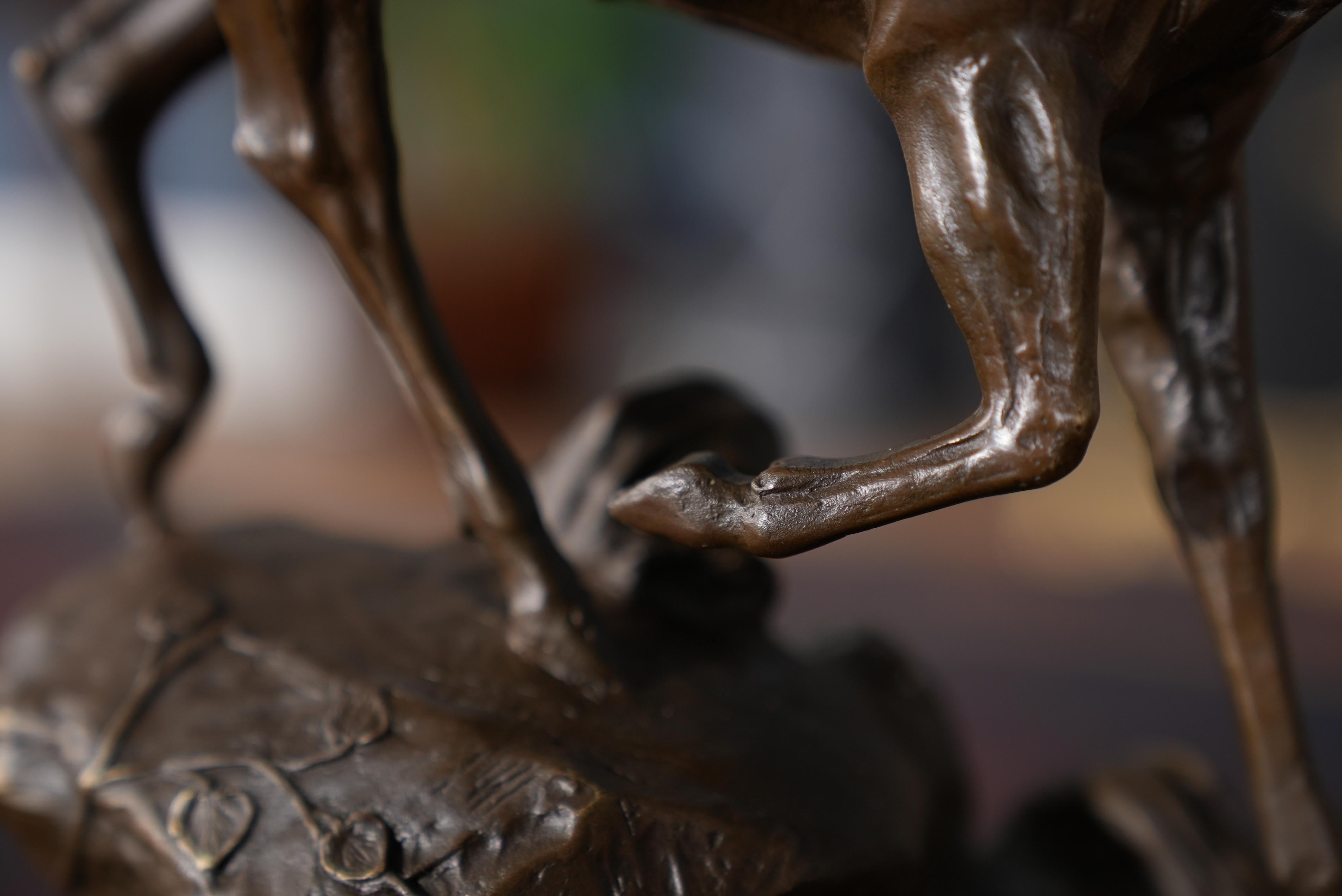 Bronze-Elch auf Marmorsockel (21. Jahrhundert und zeitgenössisch) im Angebot