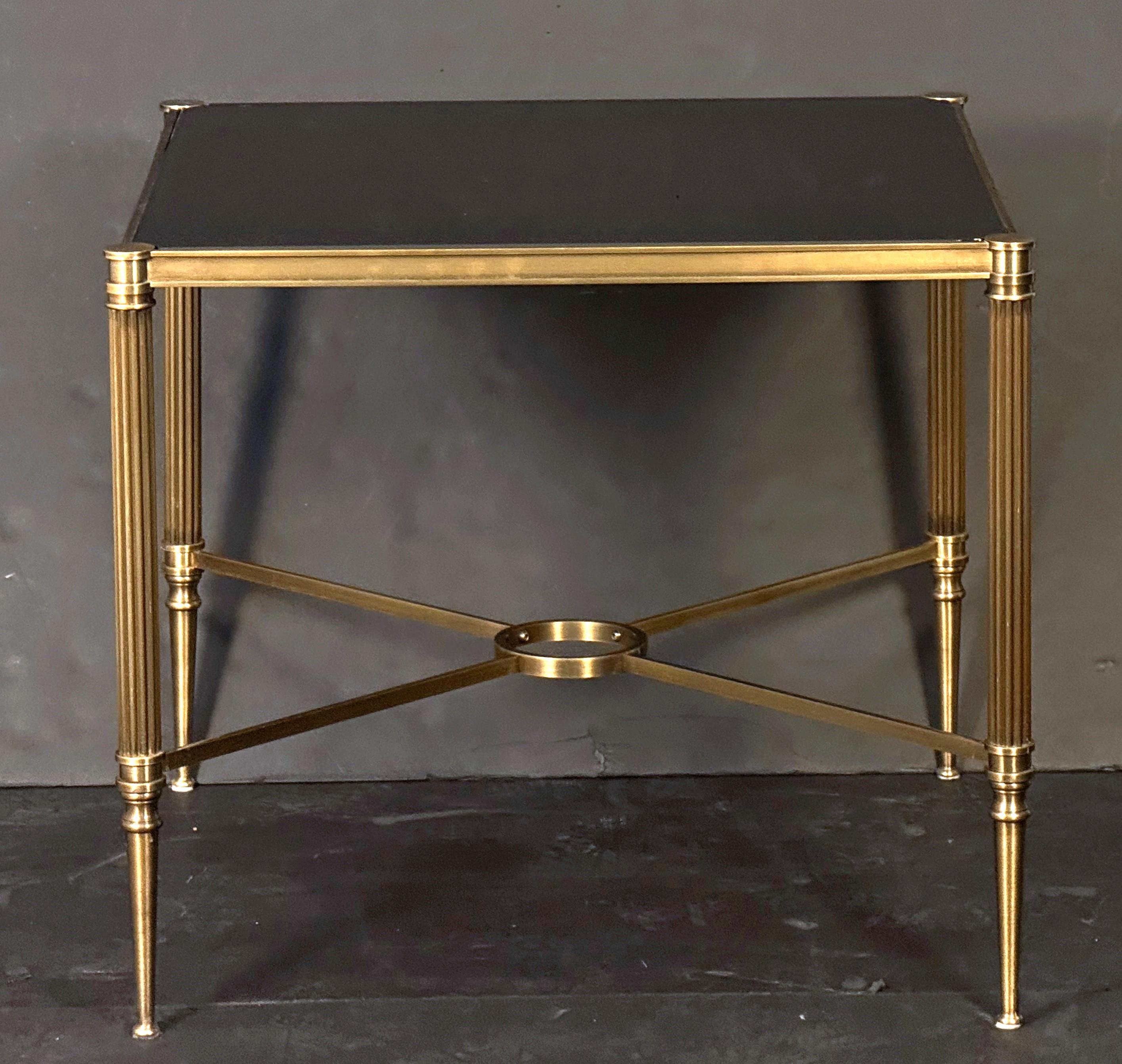Bronzetische mit quadratischen Platten aus schwarzem Glas aus dem Savoy Hotel in London im Angebot 3