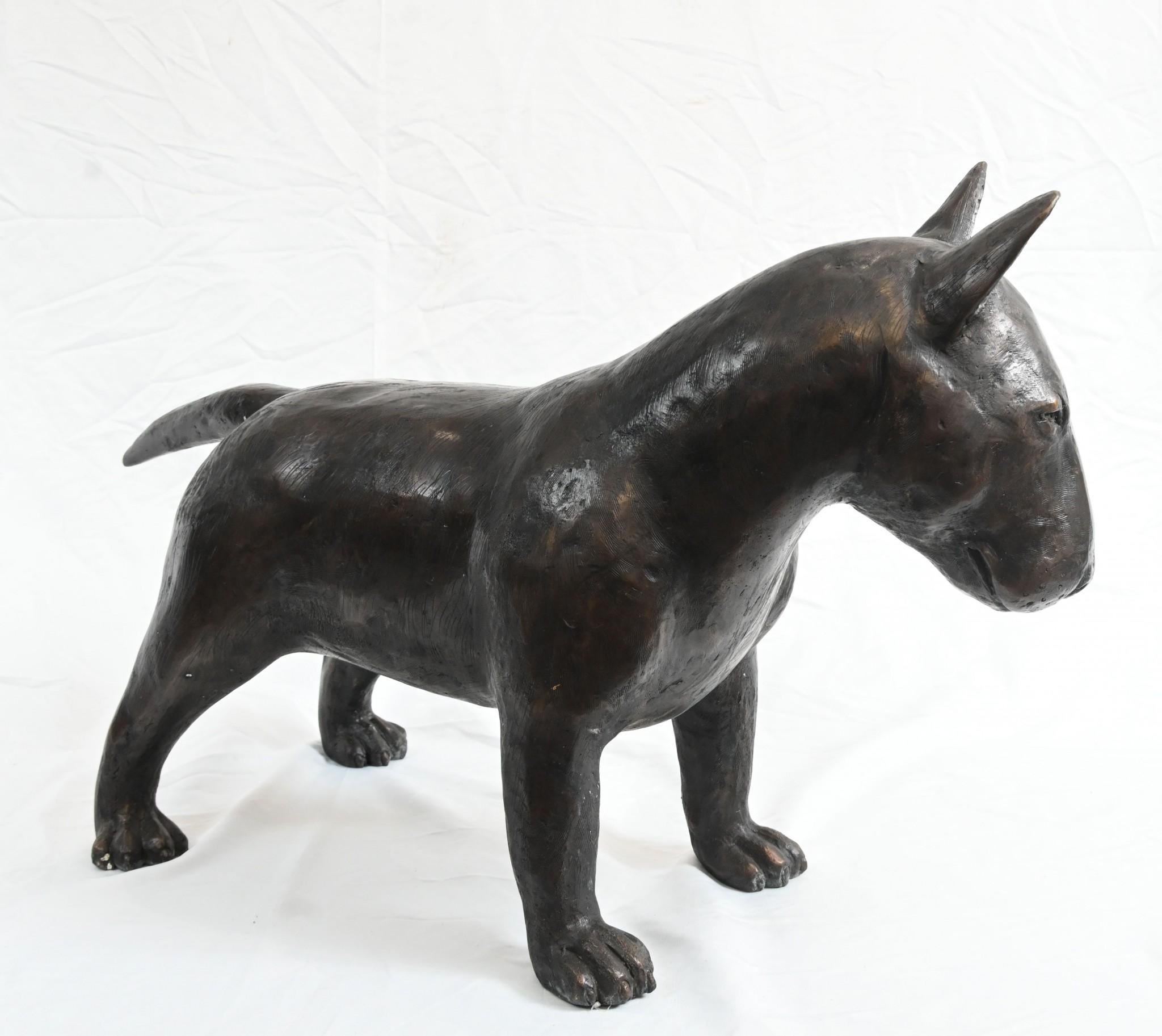 Bronze Statue en bronze de Bull Terrier Anglais grandeur nature