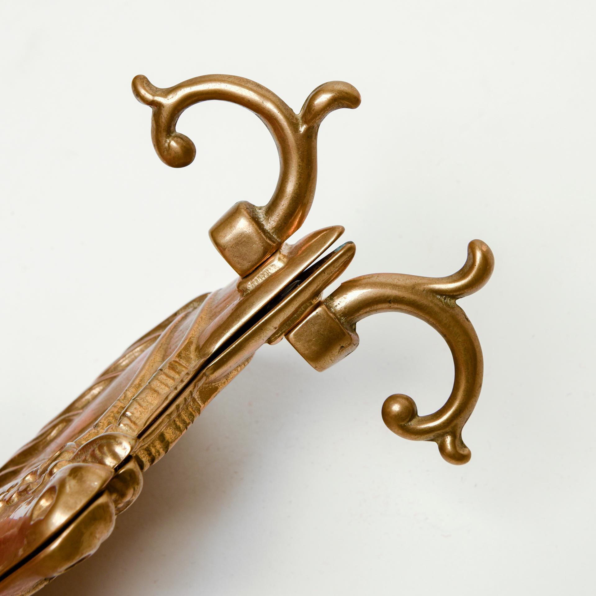 Porte-manteaux anglais en bronze avec têtes de chevaux en vente 2