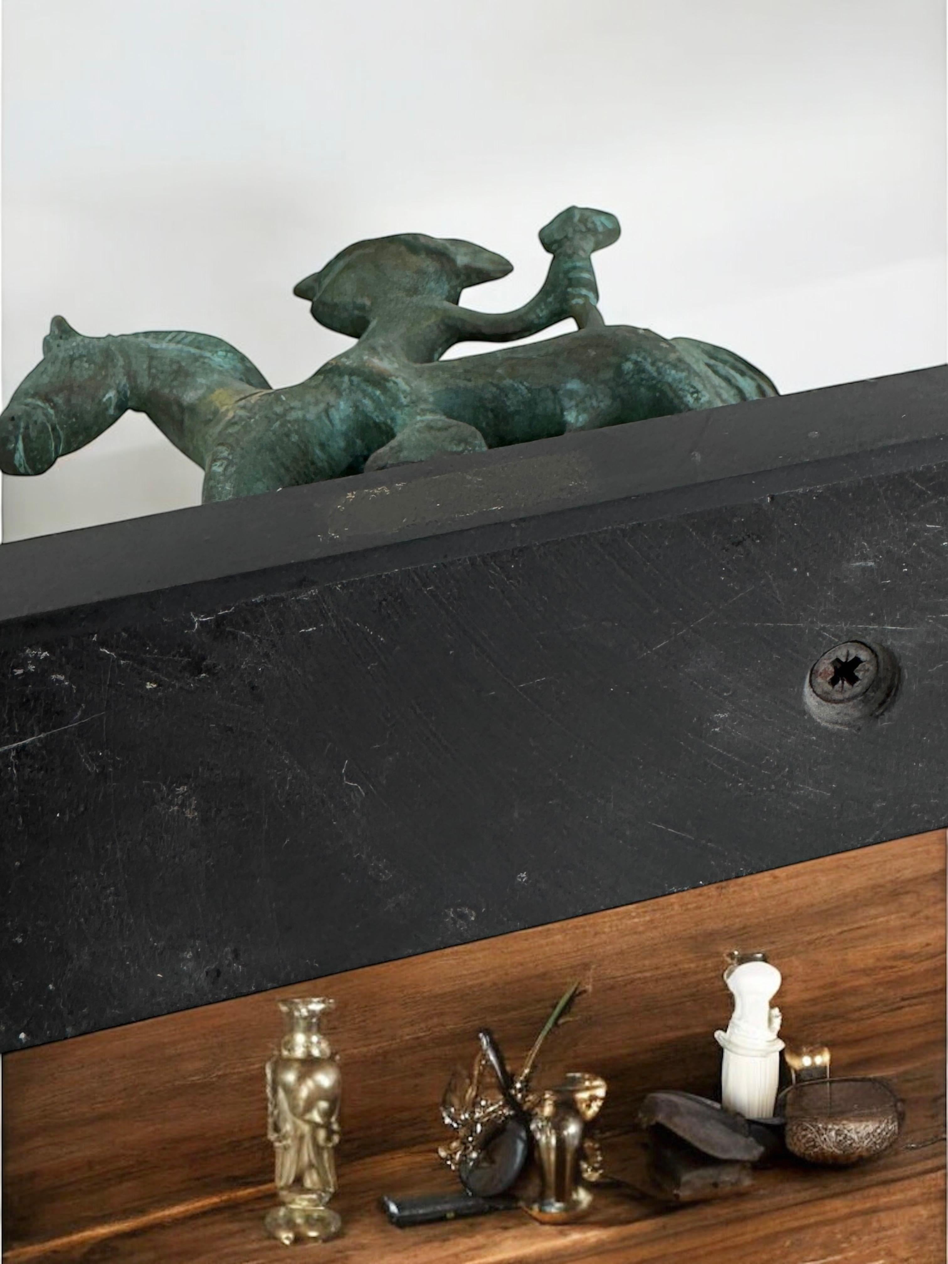Scultura in bronzo di cavallo etrusco con cavaliere su base di marmo, Grecia Vintage, anni '70 in vendita 4