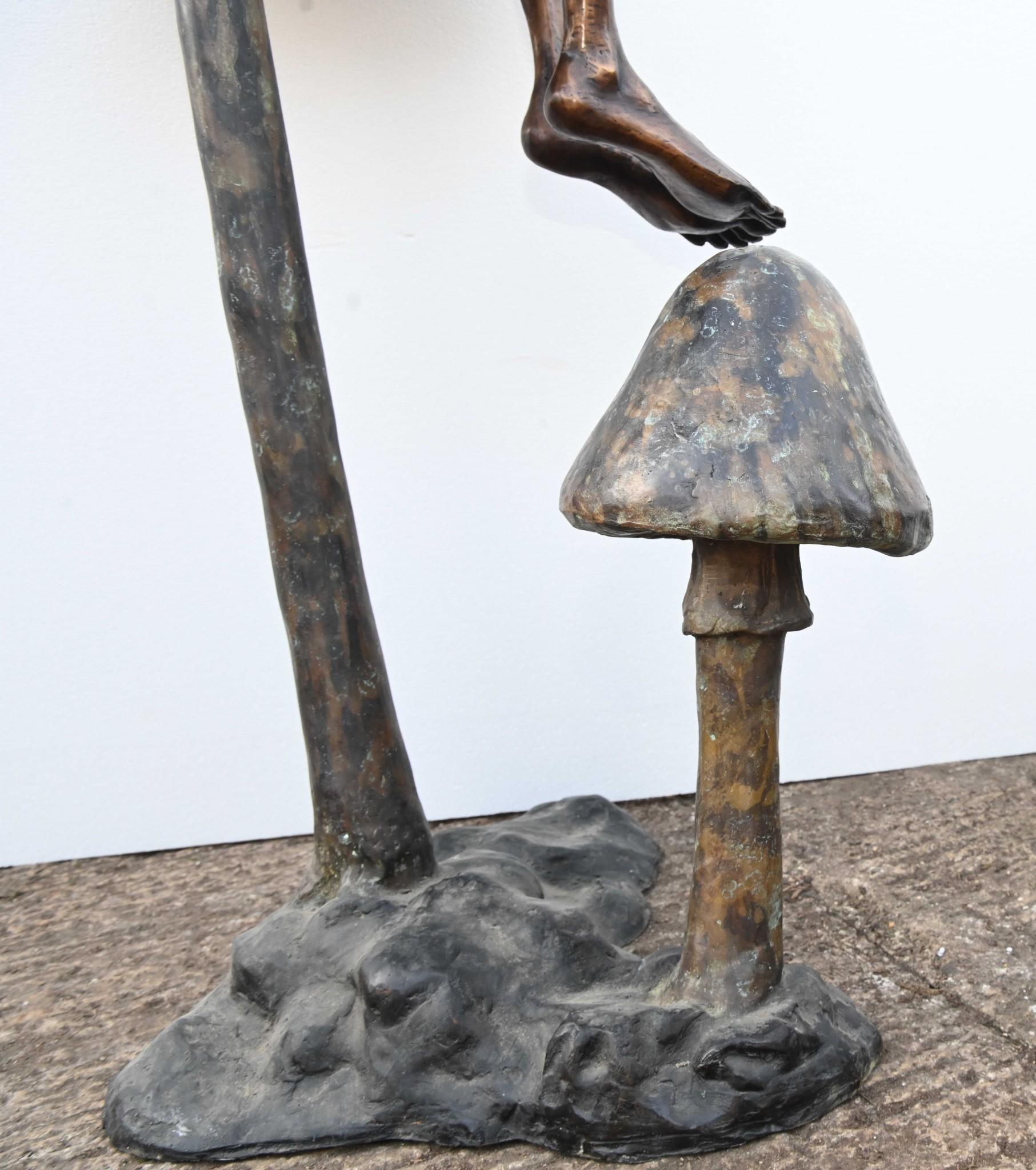 Statua di pesca Fairey in bronzo Elph Folletto Fungo Fuso in vendita 9