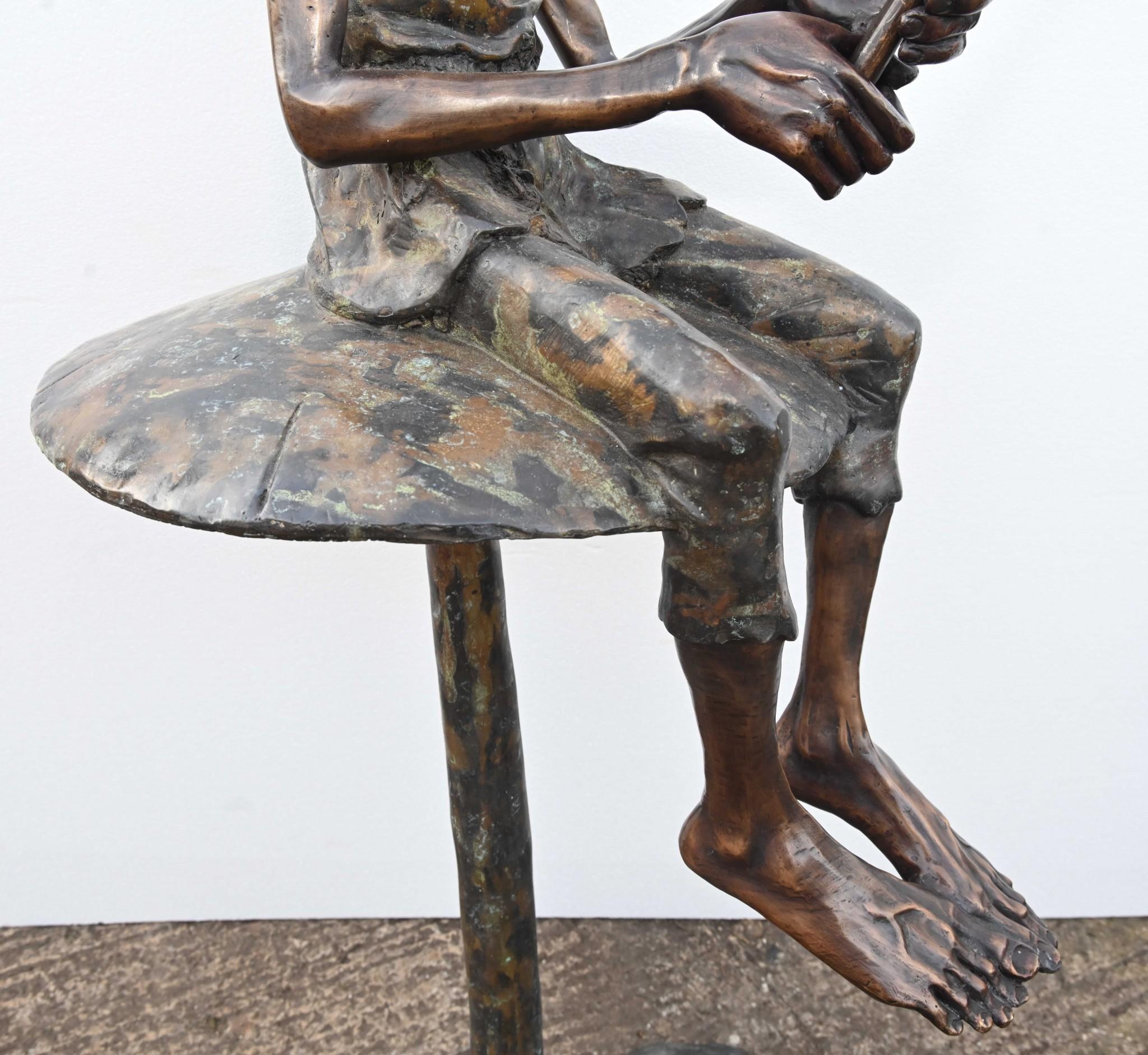 Statua di pesca Fairey in bronzo Elph Folletto Fungo Fuso in vendita 2