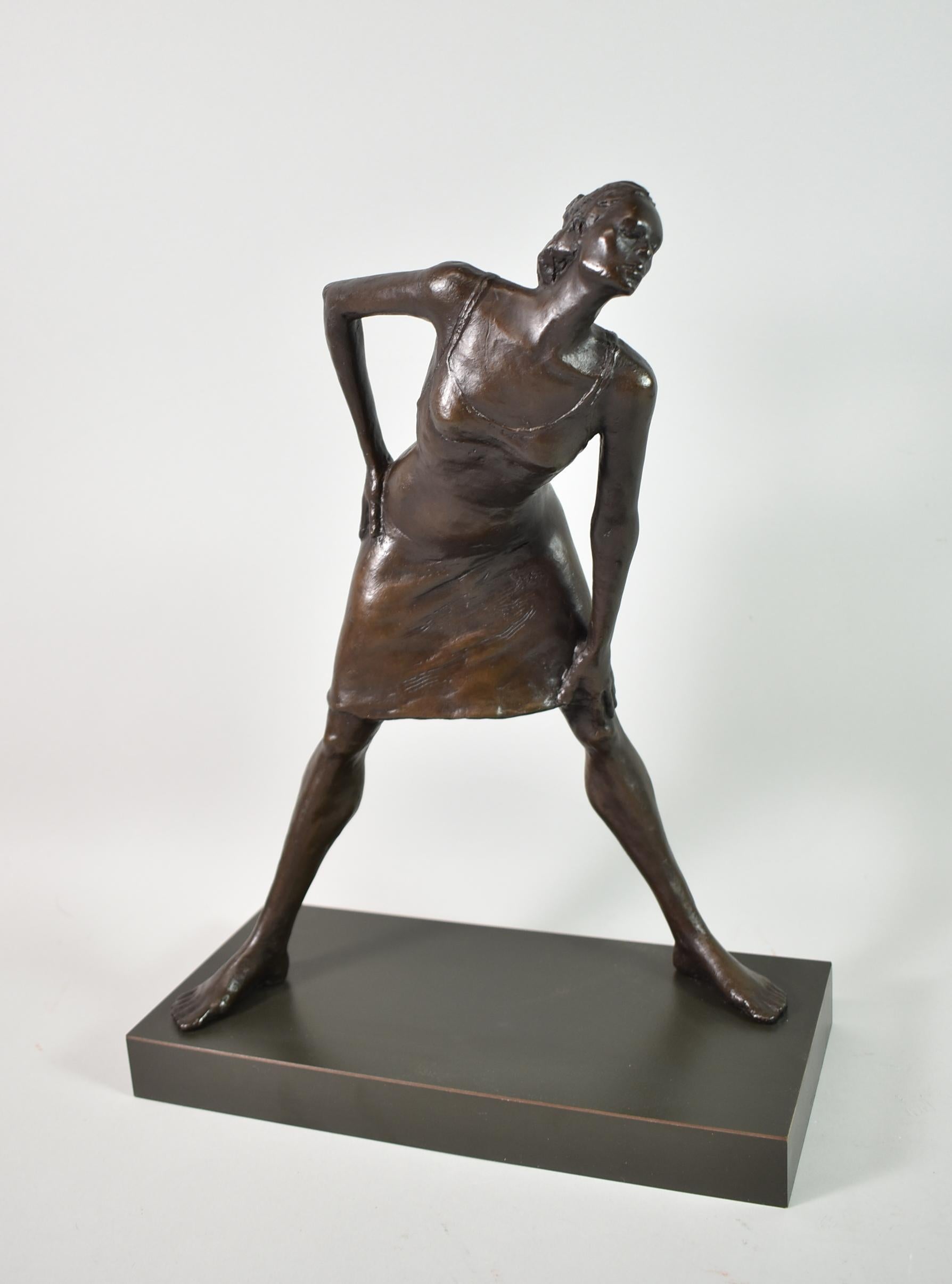 Bronze signed and dated limited edition female figure by Norma Penchansky Glasser circa 1987. 1/7 on a wood base. Lost wax process. Very nice condition. Dimensions: 5.5