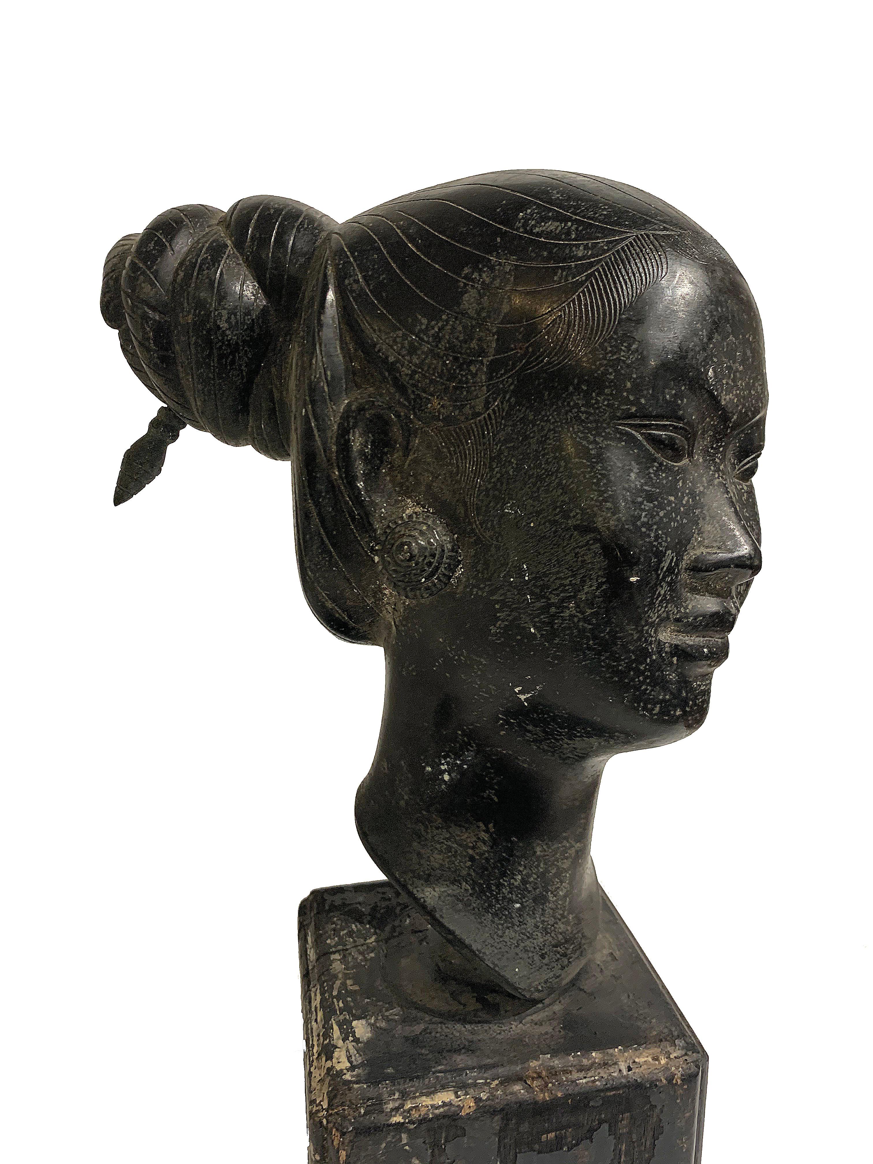 Escultura figurativa femenina de bronce en Bueno estado para la venta en San Diego, CA