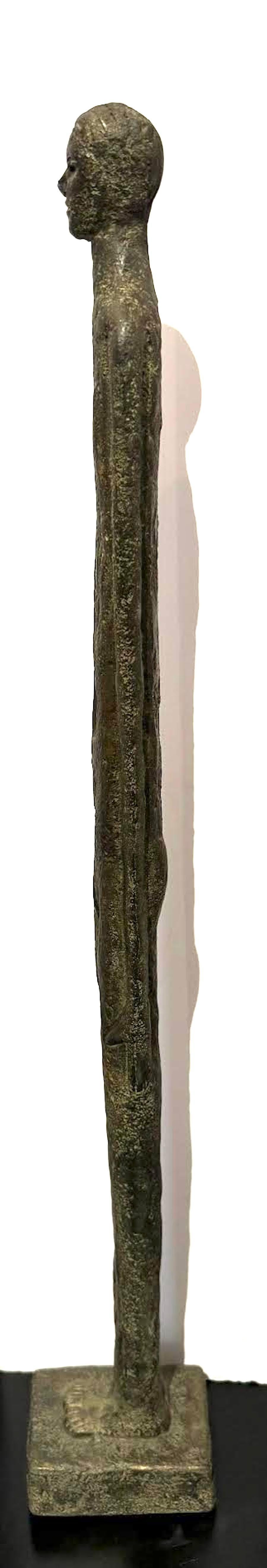 Contemporary Indonesian large size female bronze sculpture.
Available in three sizes.