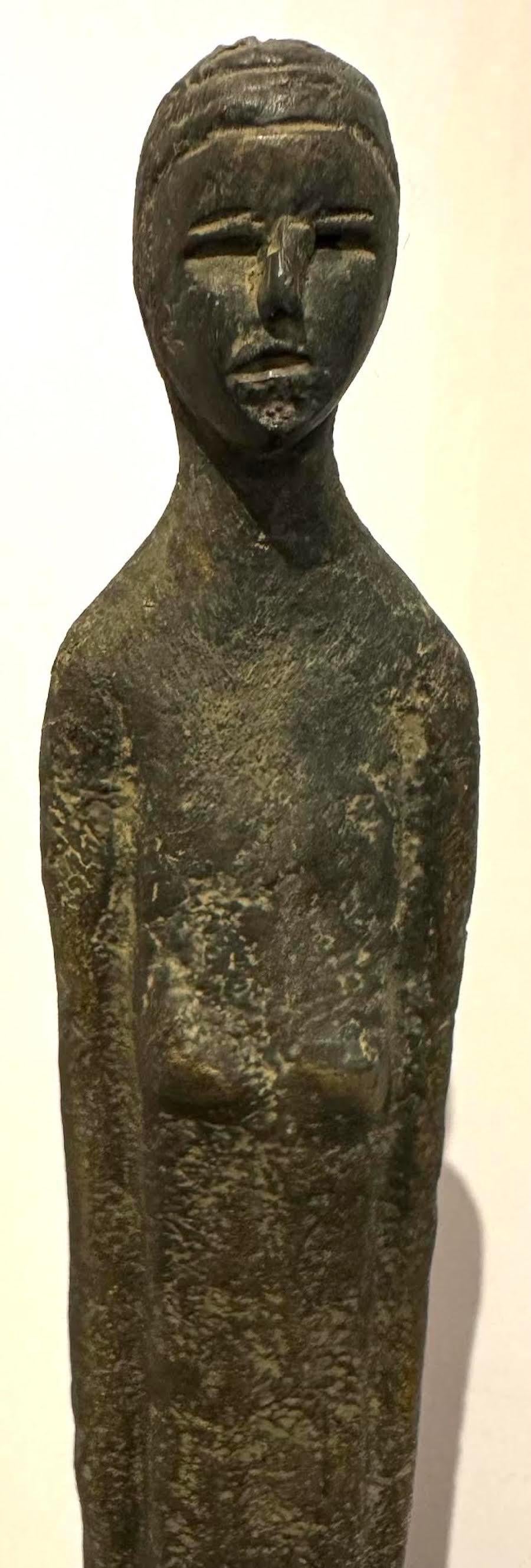 Escultura Mediana Figura Femenina Bronce, Indonesia, Contemporáneo en Nuevo estado para la venta en New York, NY