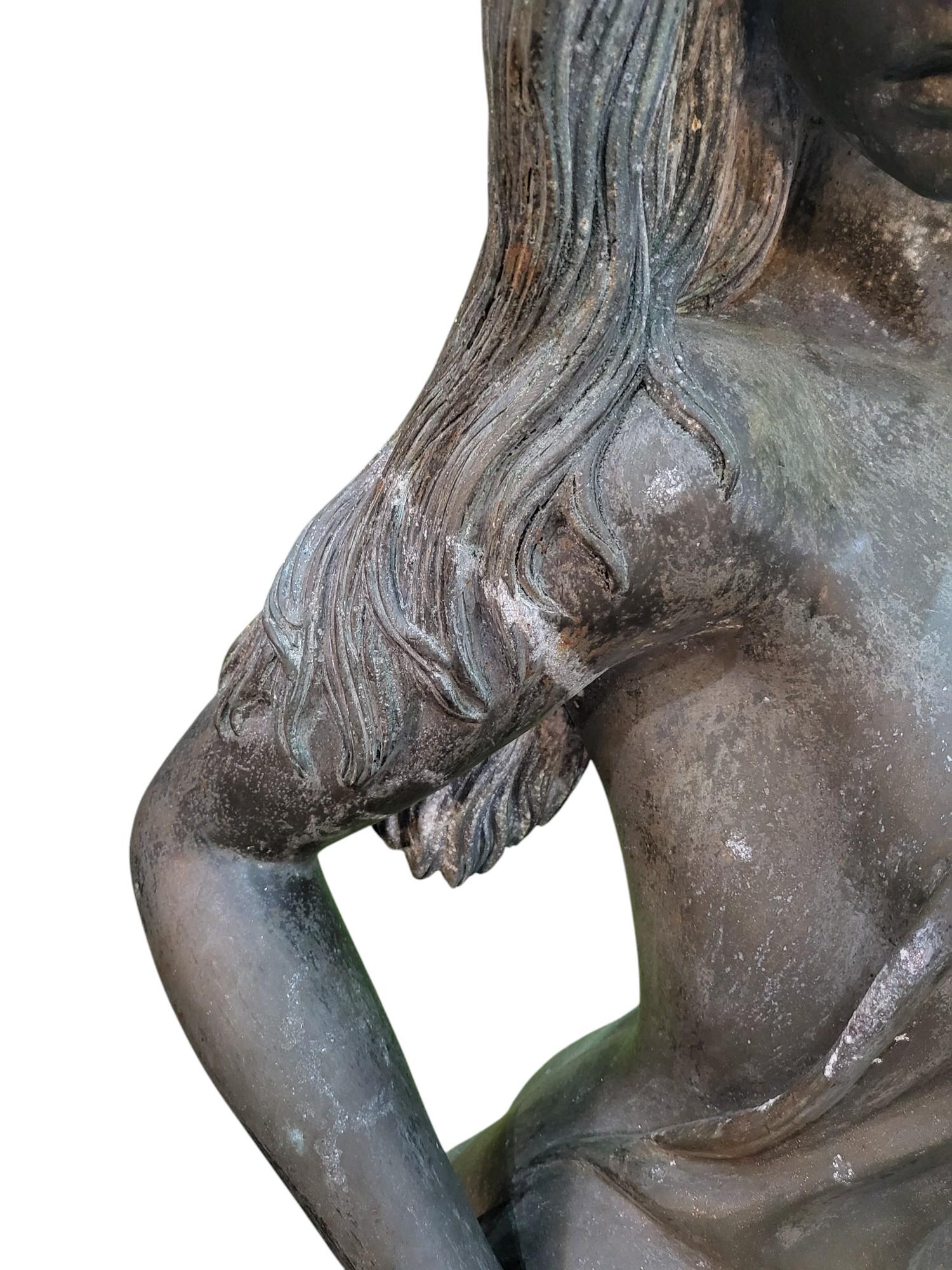 Escultura femenina de bronce a tamaño natural de un desnudo Desconocido en venta